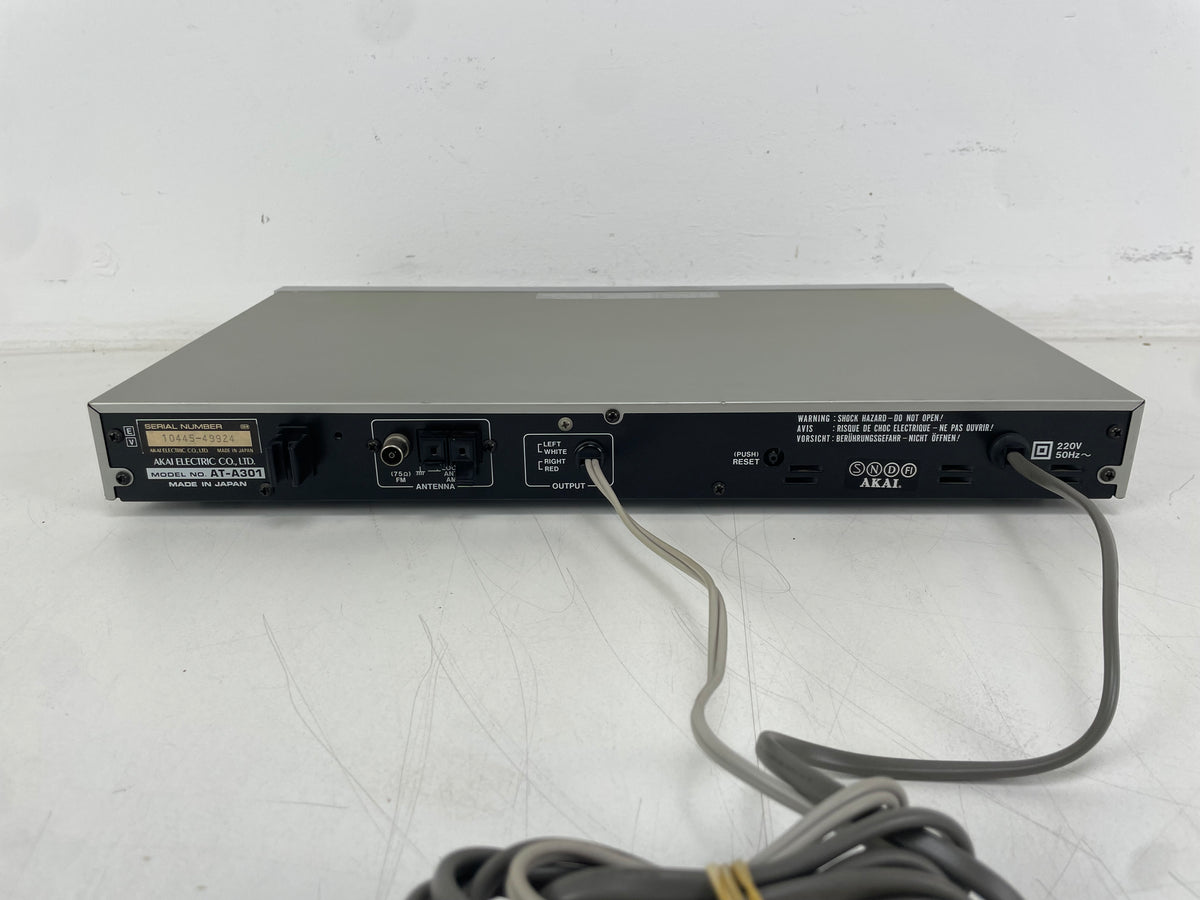 Akai – AT-A301 – Quartz Synthesizer Tuner – AM/FM Stereo Tuner