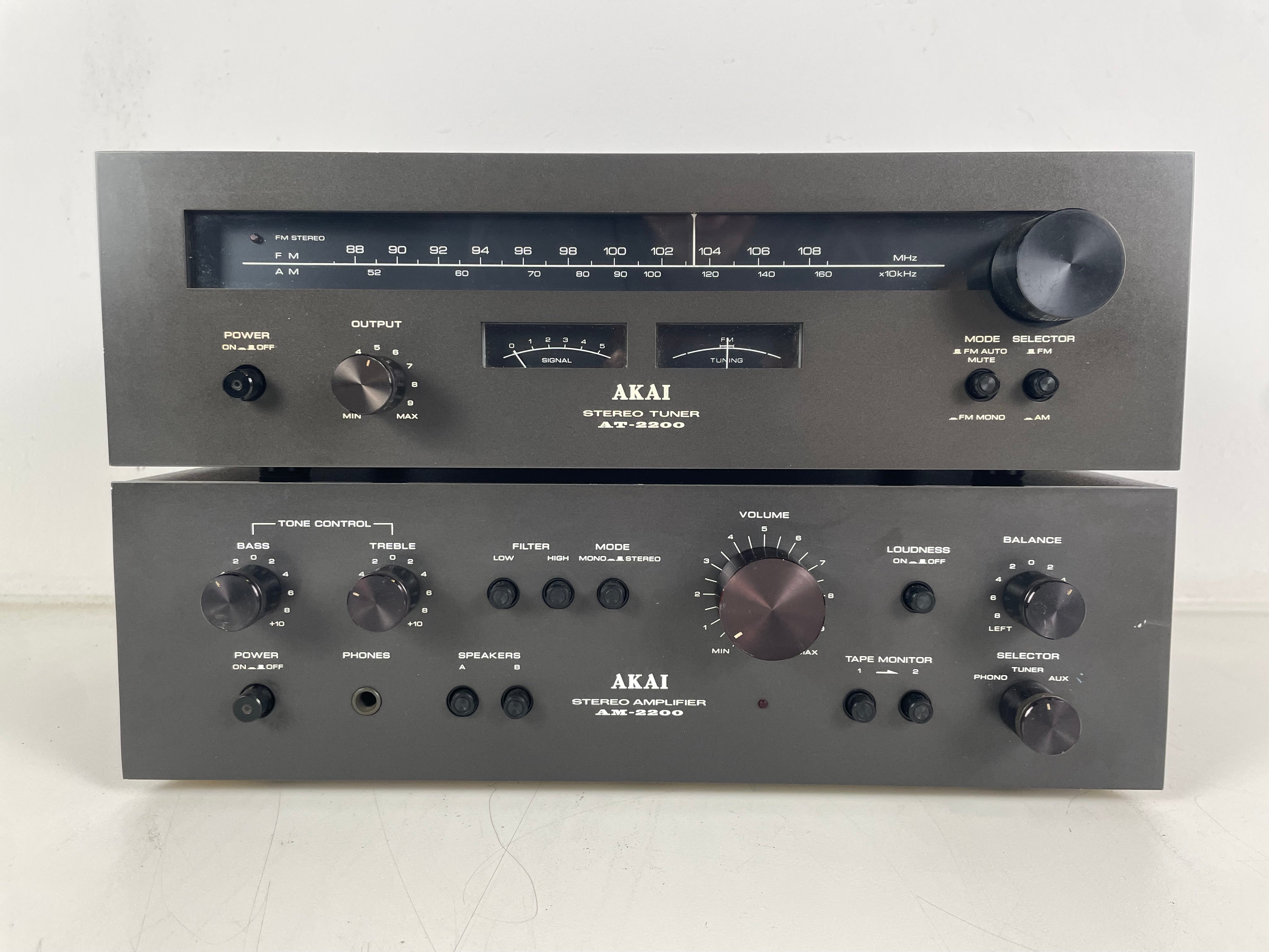 Akai - AT-2200/AM-2200 - Amplifier/Tuner Set - Serviced (Repaired/Cleaned)
