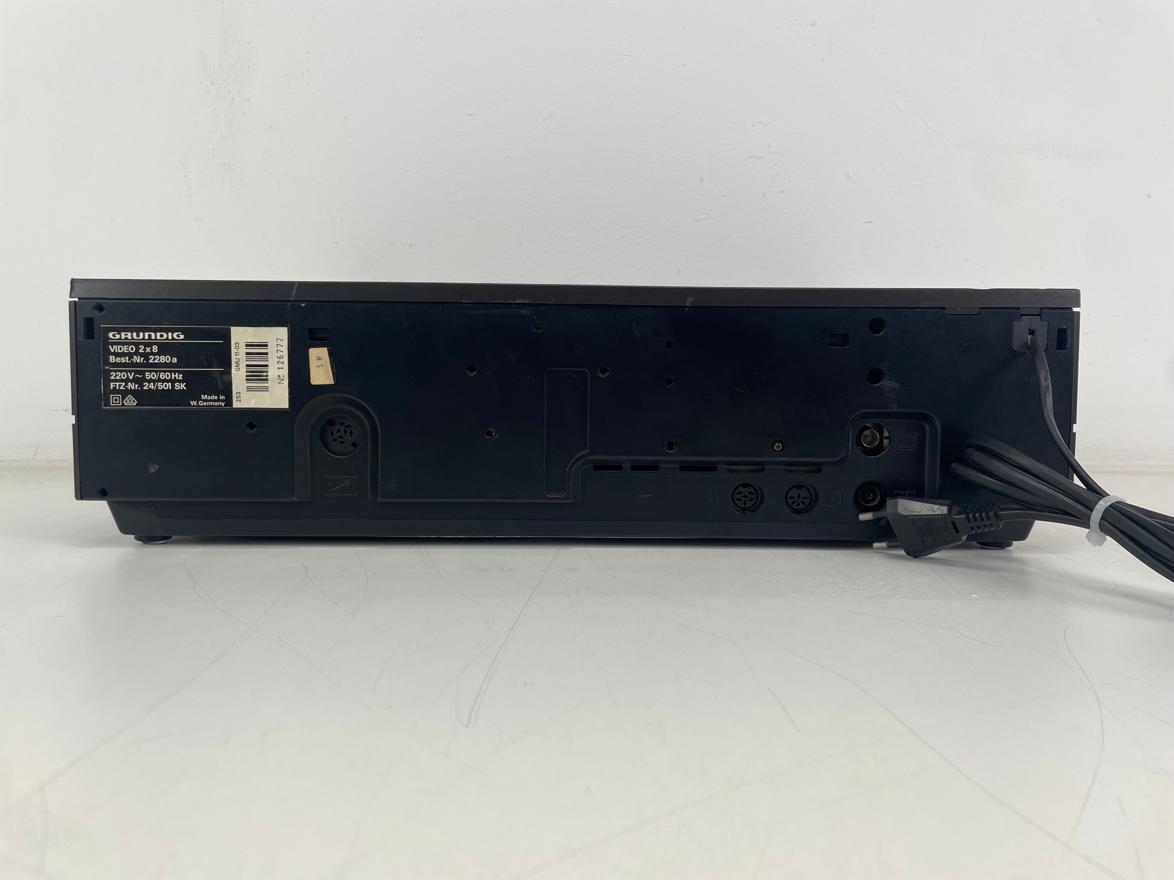 Grundig - Video 2x4/2x8 - 2280a - Video2000 - Video Cassette Recorder - Serviced (Recapped/Repaired)