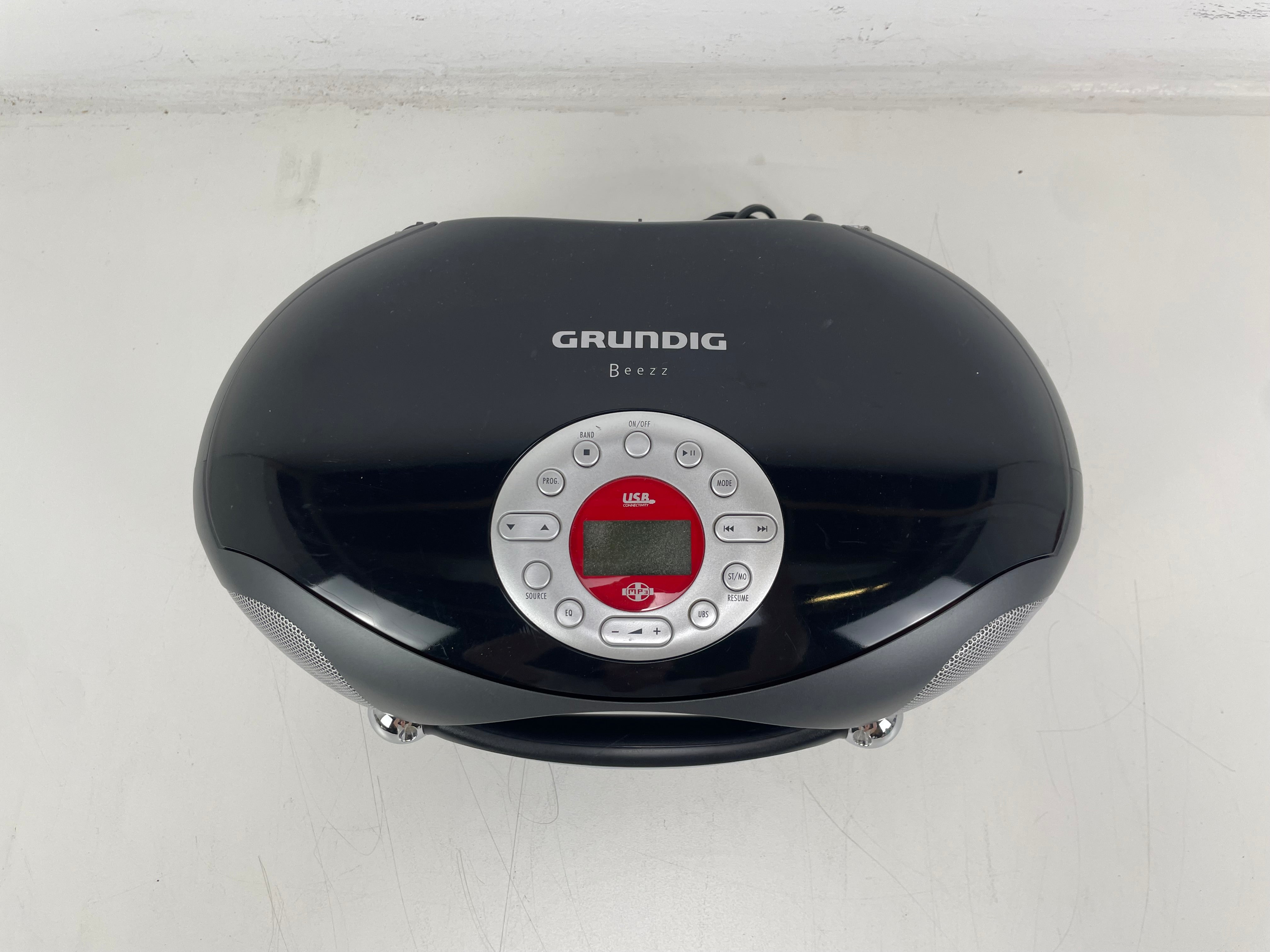 Grundig - Beezz - RCD 6800 DEC/A - Portable Radio/CD/SD/USB-Player