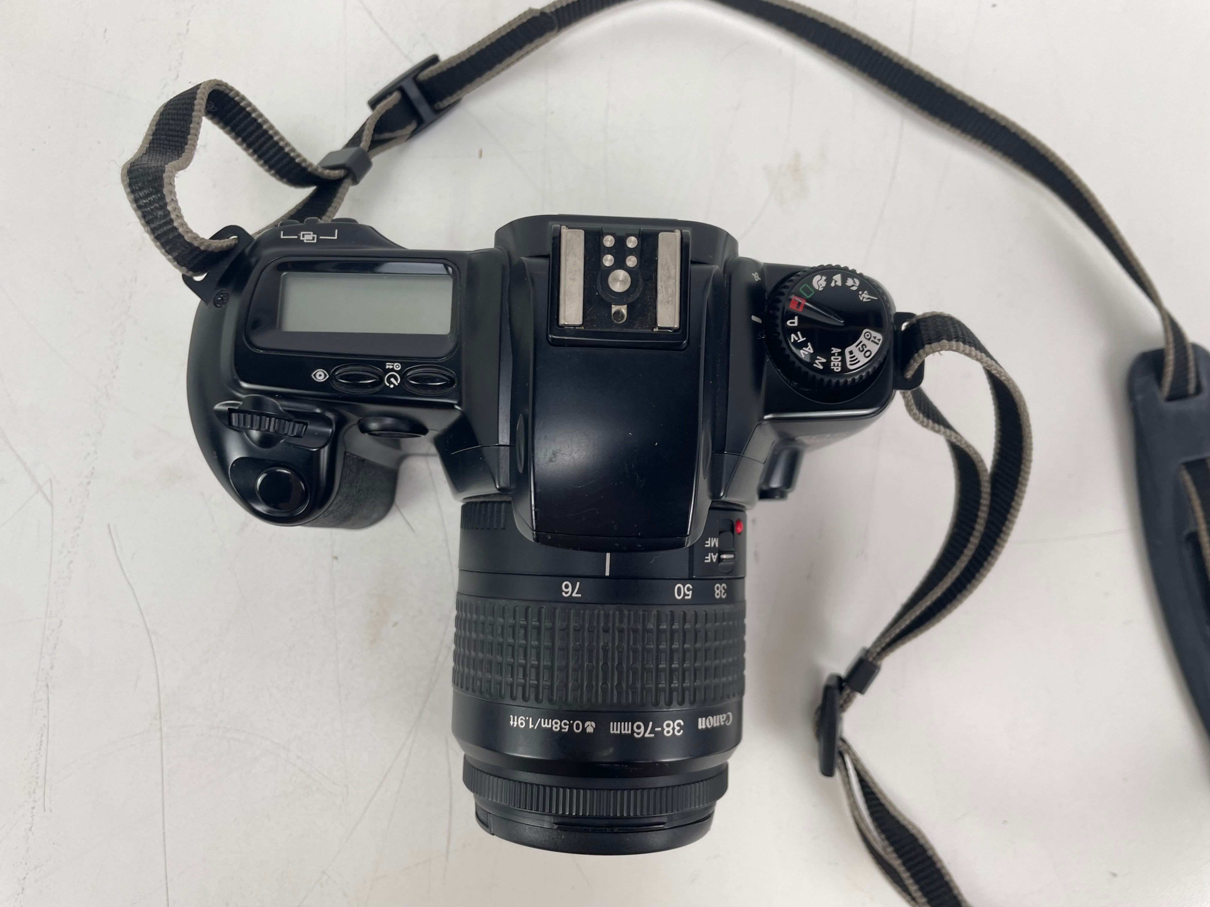 Canon EOS 3000 – Analog 35mm Film Camera – Inc. Accesoires/Manual – As Is (Untested)
