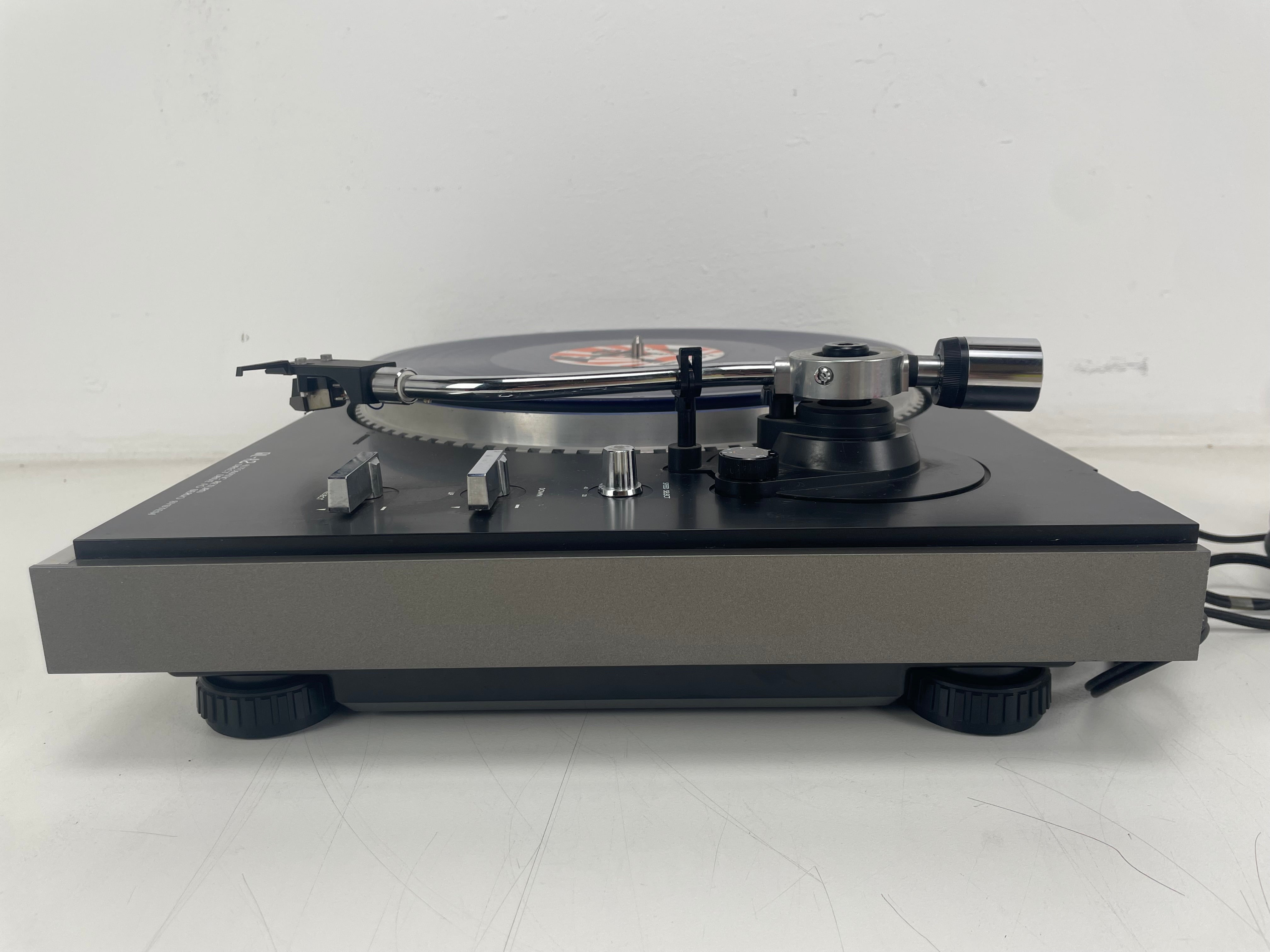 JVC - QL-A2 - Direct Drive Turntable - Inc. JVC Z1S Cartridge - Broken Strobe