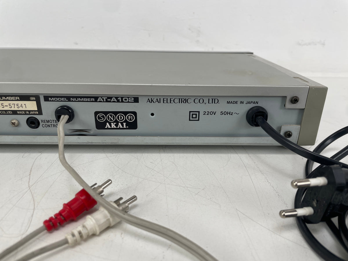 Akai – AT-A102 – Quartz Synthesizer FM/AM Tuner