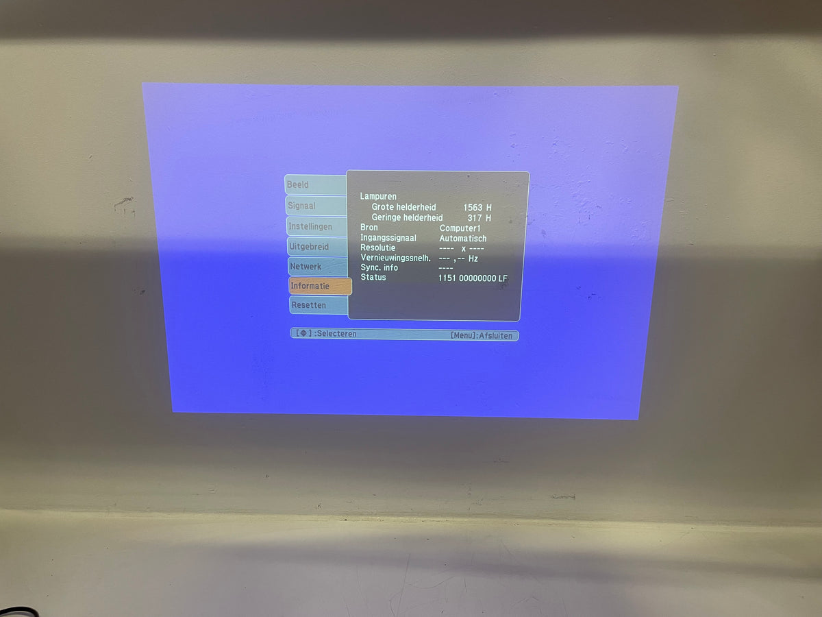 Epson - H281B - Short-Throw LCD Projector - Filter replacement needed - 1880 Hours