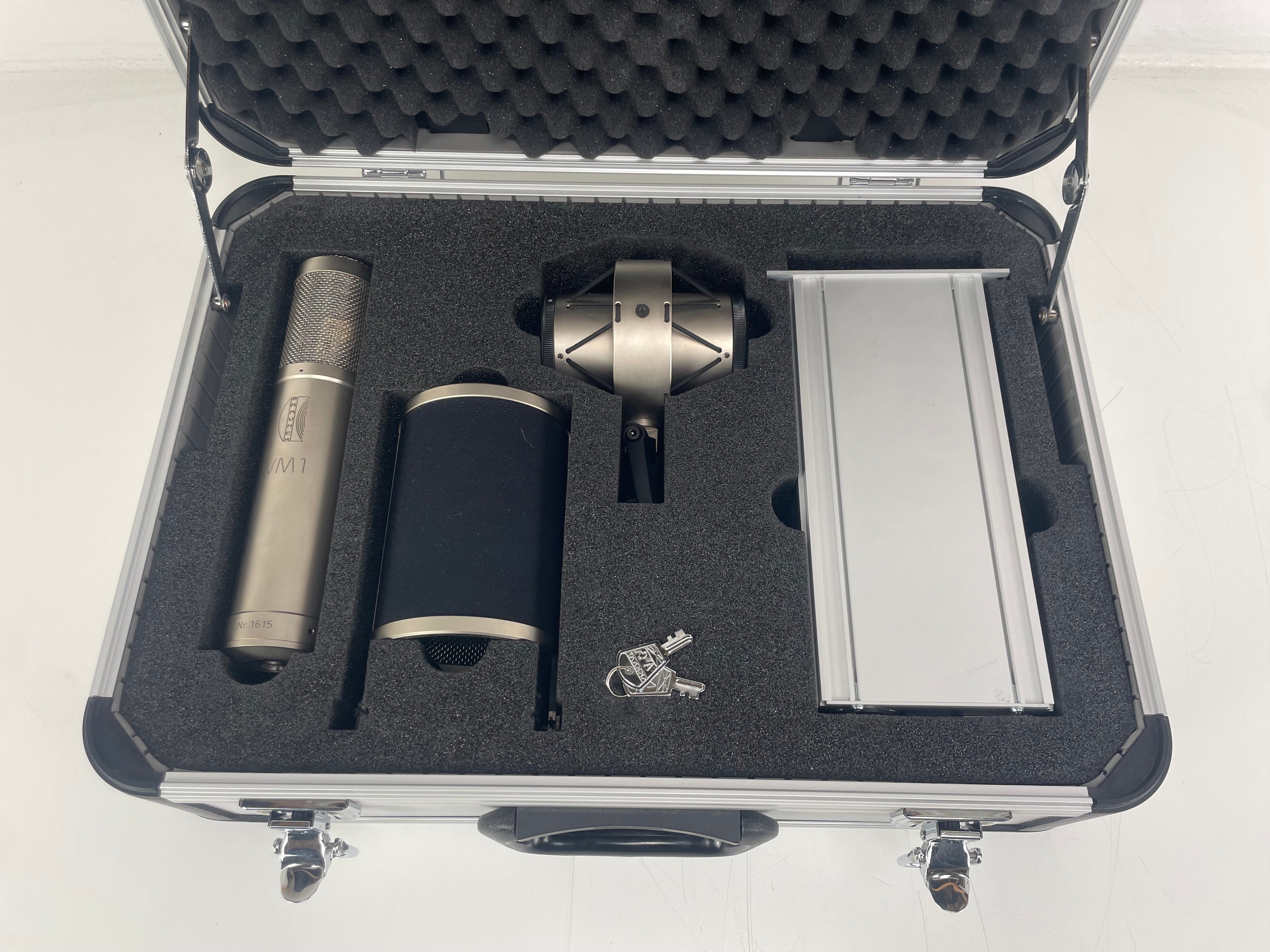 Brauner - VM-1 - Tube Microphone - Mint - Accesoires/Cables/Manual/PSU - 1st owner
