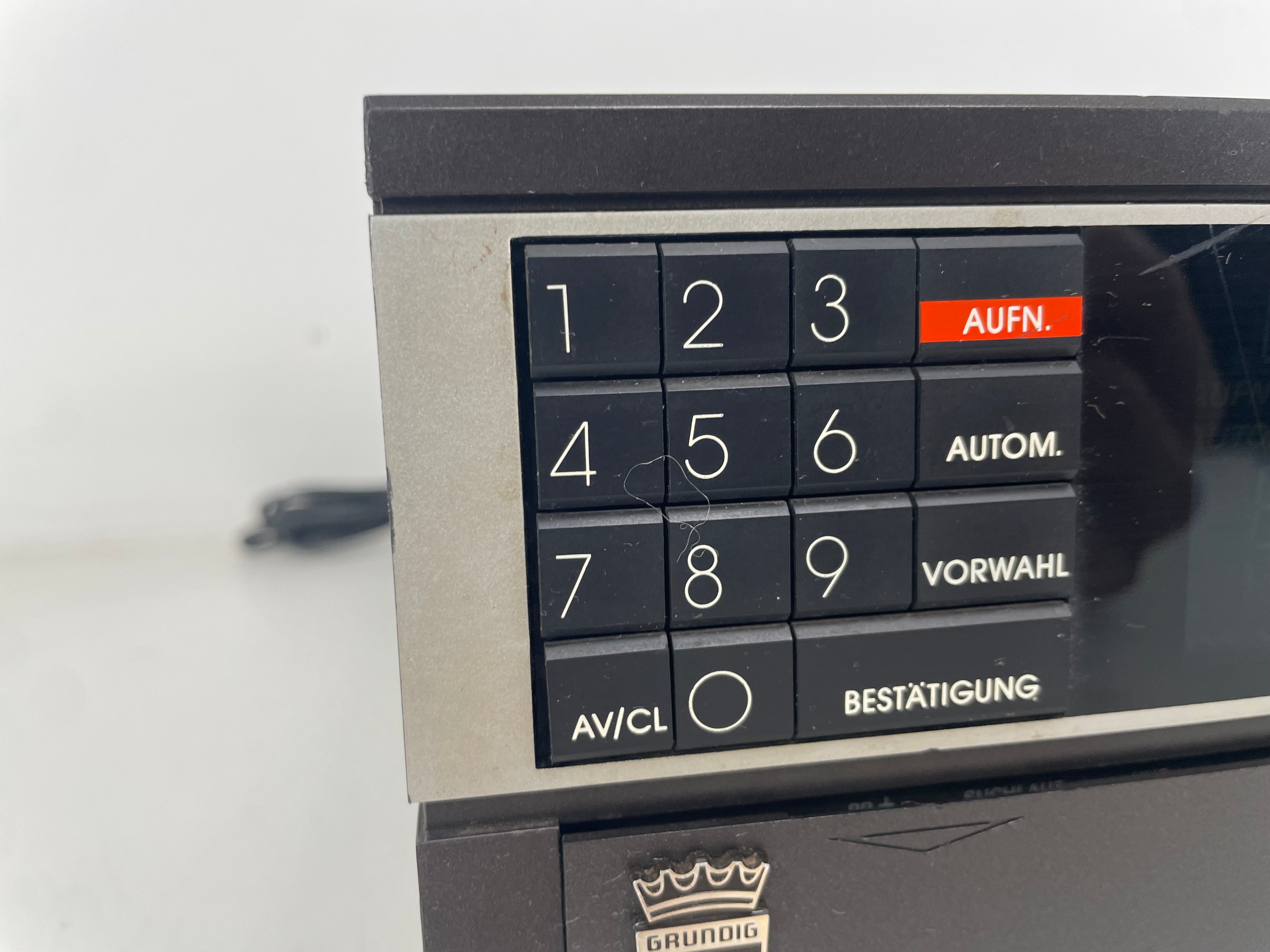 Grundig - Video 2x4/2x8 - 2280a - Video2000 - Video Cassette Recorder - Serviced (Recapped/Repaired)