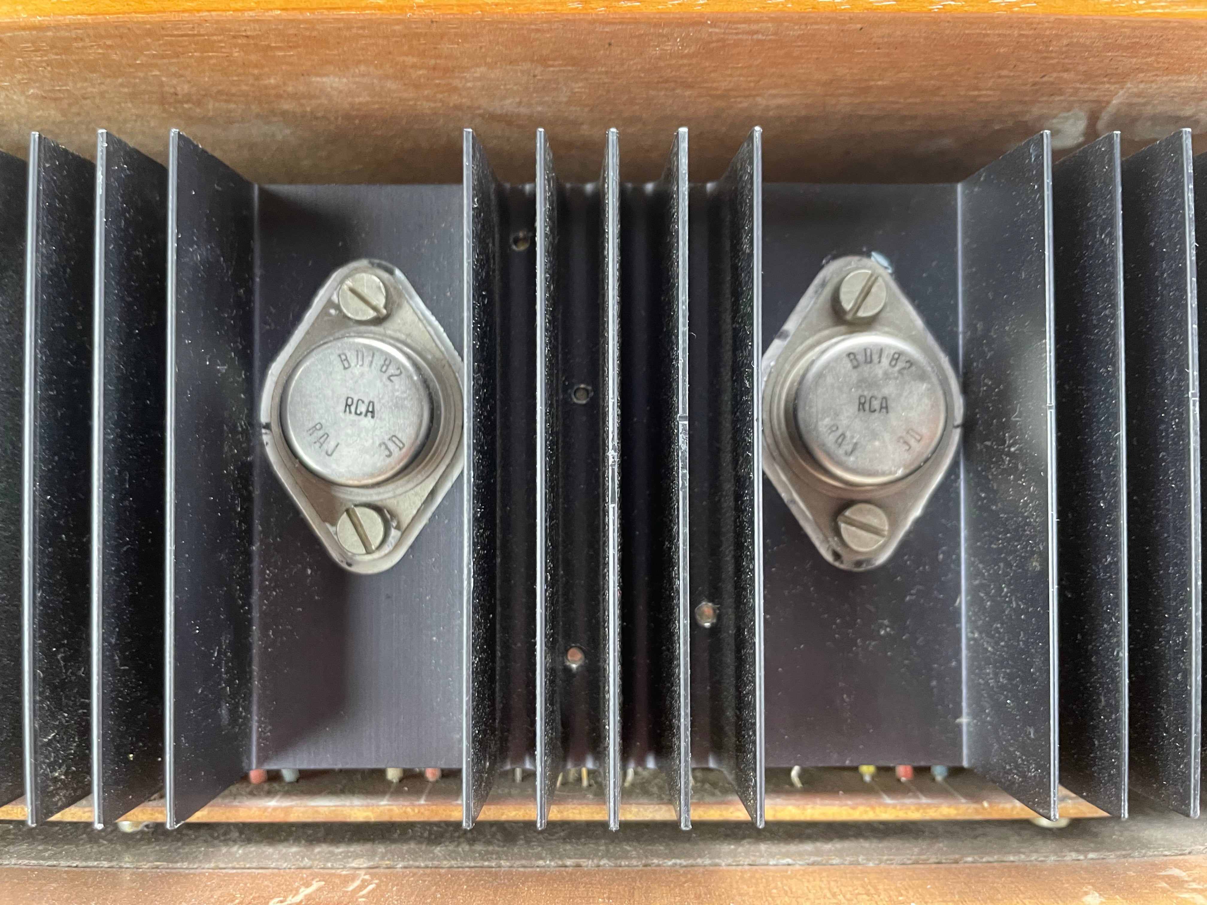 Braun - LV1020 - Active Studio Monitors - Inc. Powercables