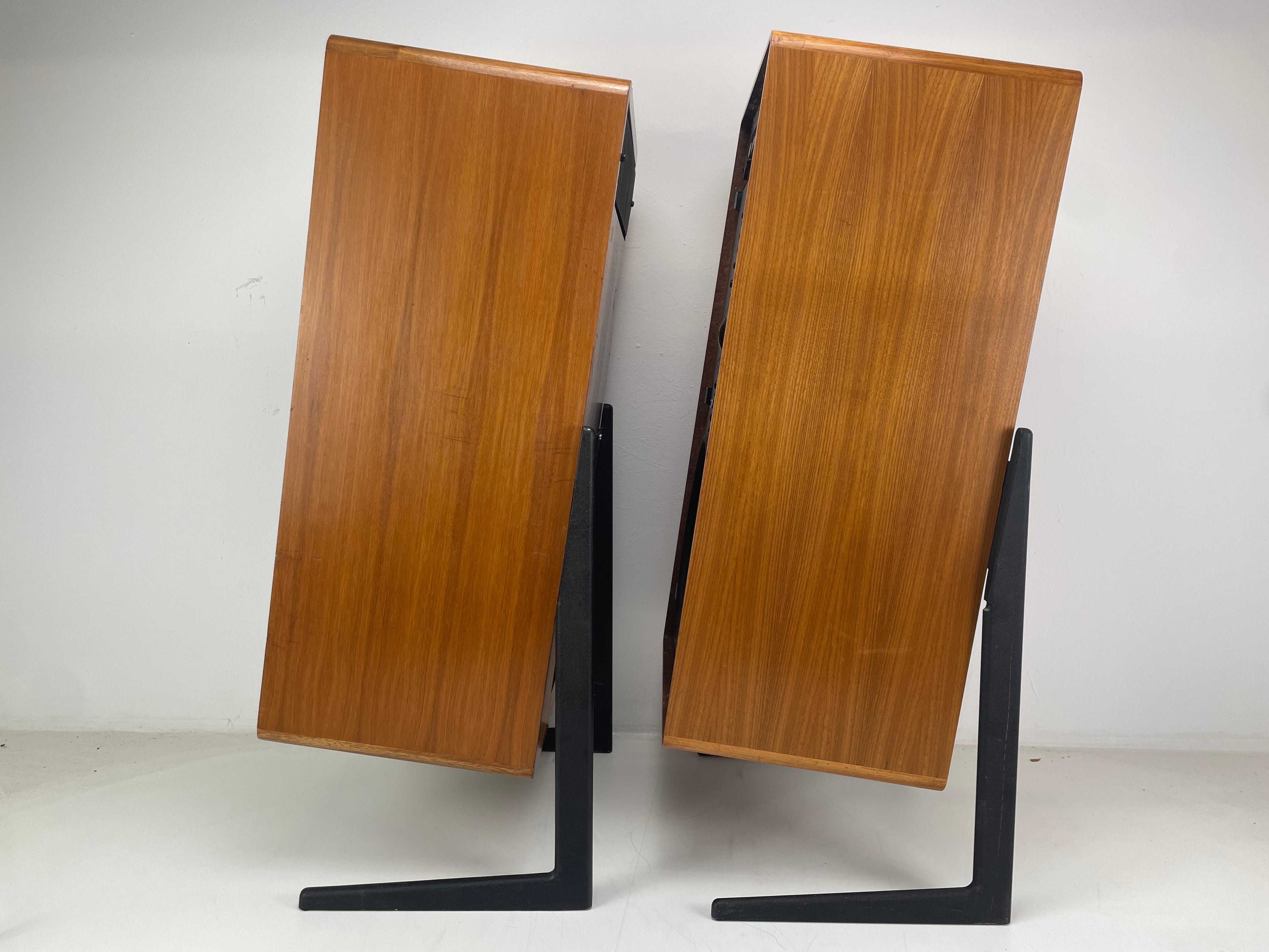 Braun - LV1020 - Active Studio Monitors - Inc. Powercables