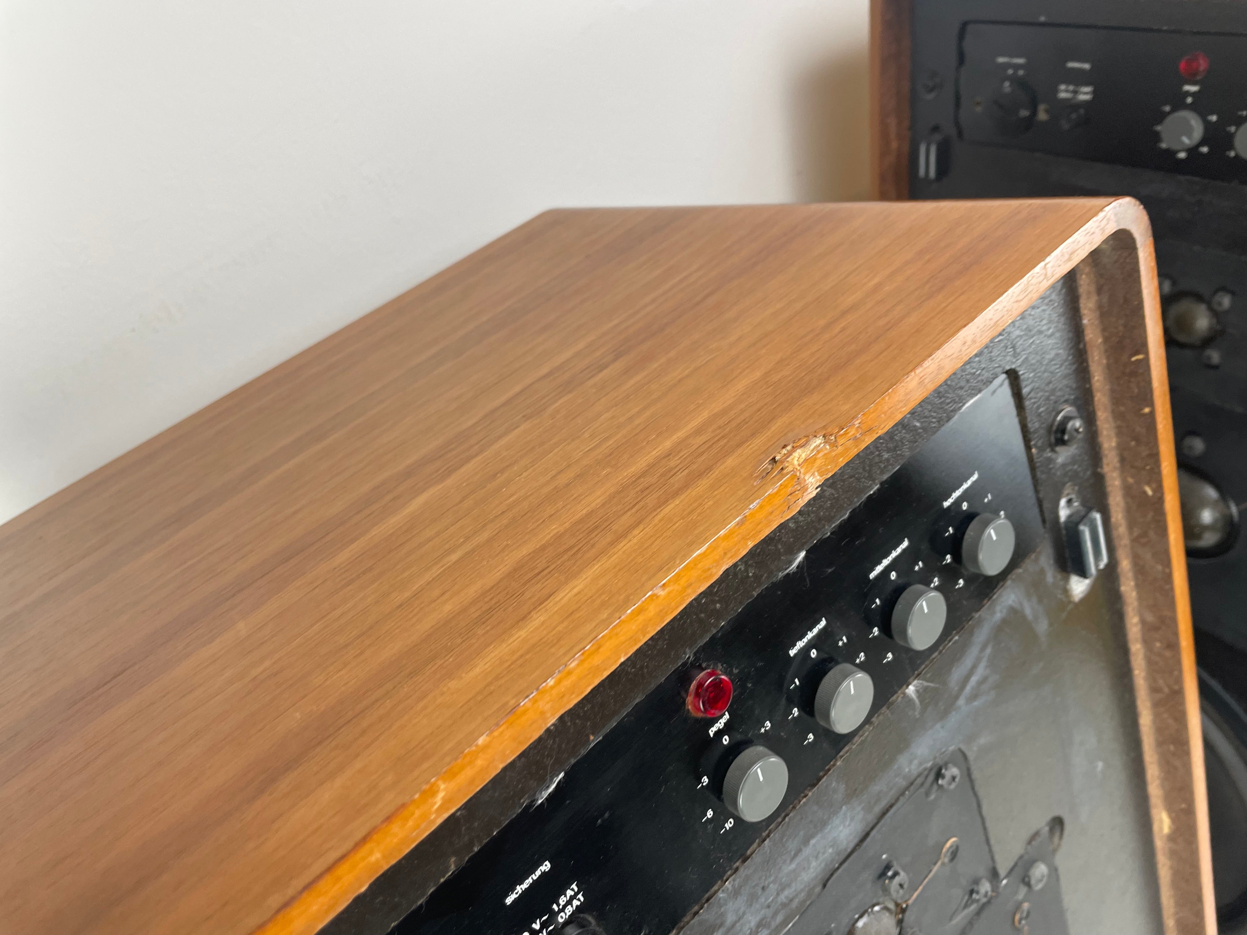 Braun - LV1020 - Active Studio Monitors - Inc. Powercables