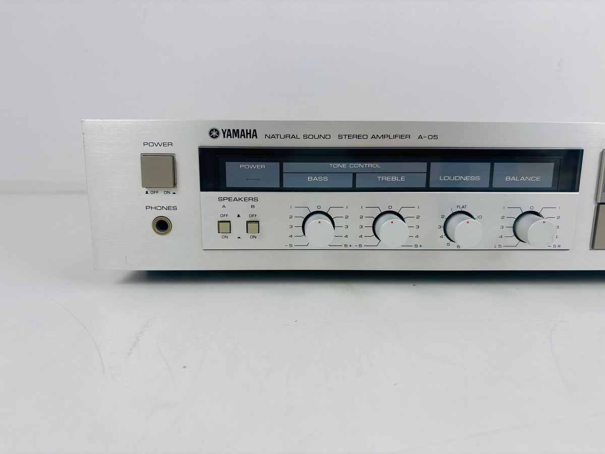 Yamaha A-05 - Vintage Integrated Stereo Amplifier- 2x30W