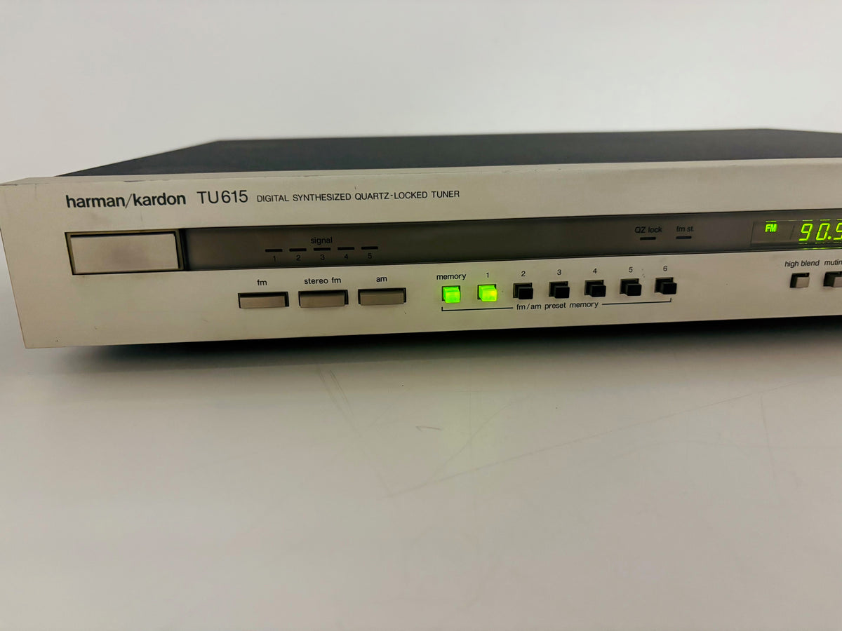 Harman/Kardon - TU615 - Digital AM/FM Stereo Tuner - Quartz-Locked Tuning - 12 Presets