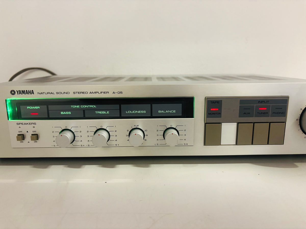 Yamaha A-05 - Vintage Integrated Stereo Amplifier- 2x30W