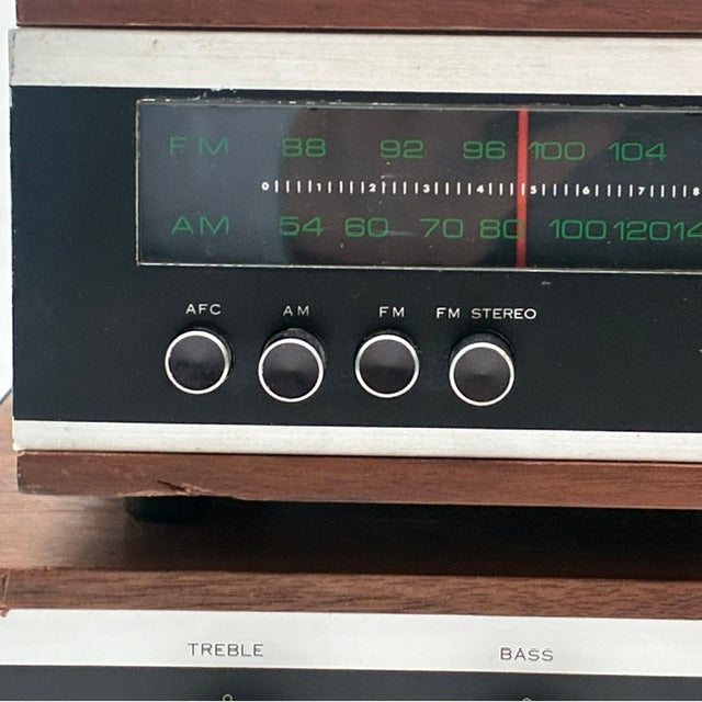 Hapé – Integrated Amplifier + AM/FM Stereo Tuner Set