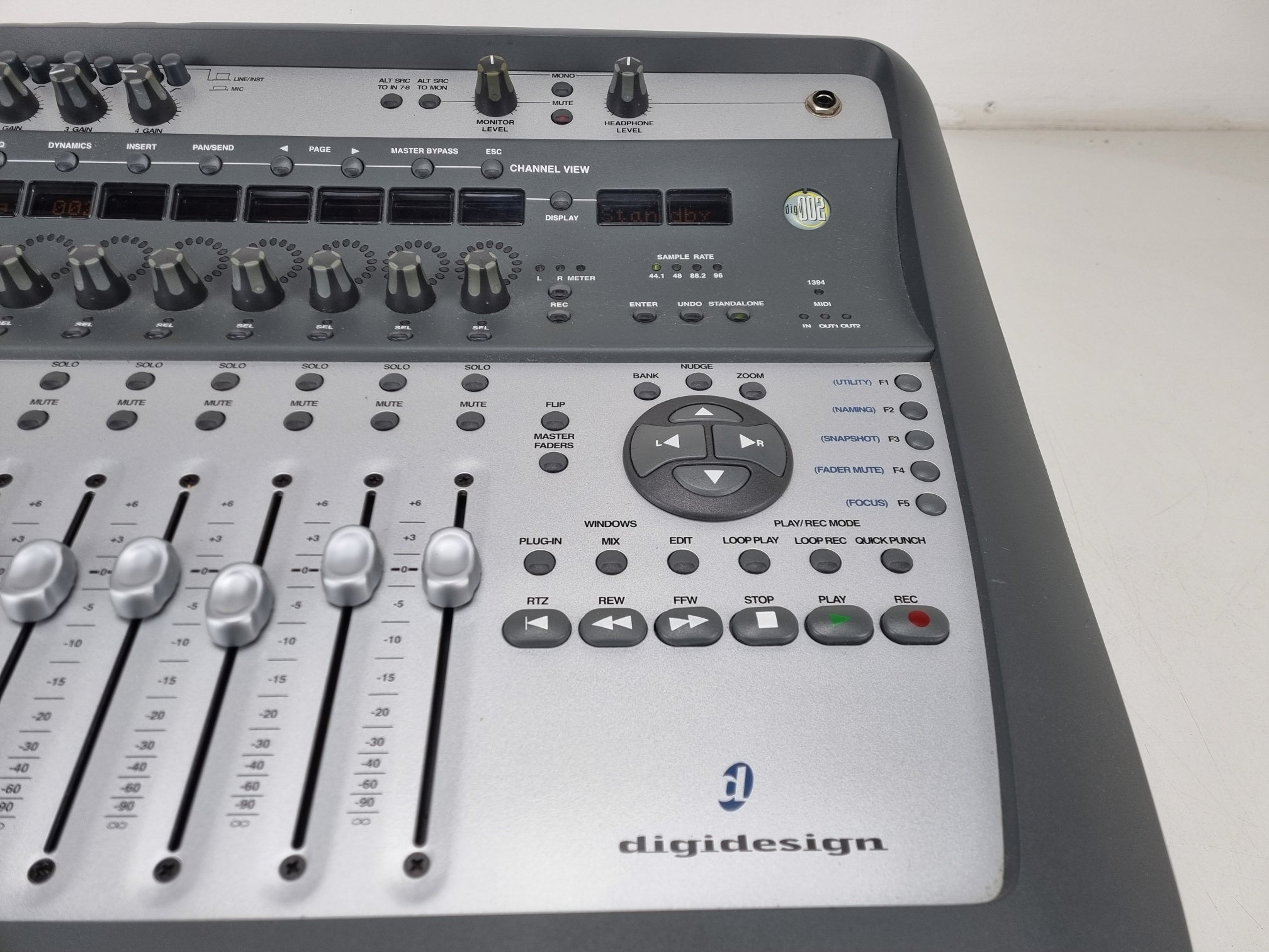 Digidesign DIGI 002 - Digitale audio-interfaceconsole - getest op vermogen