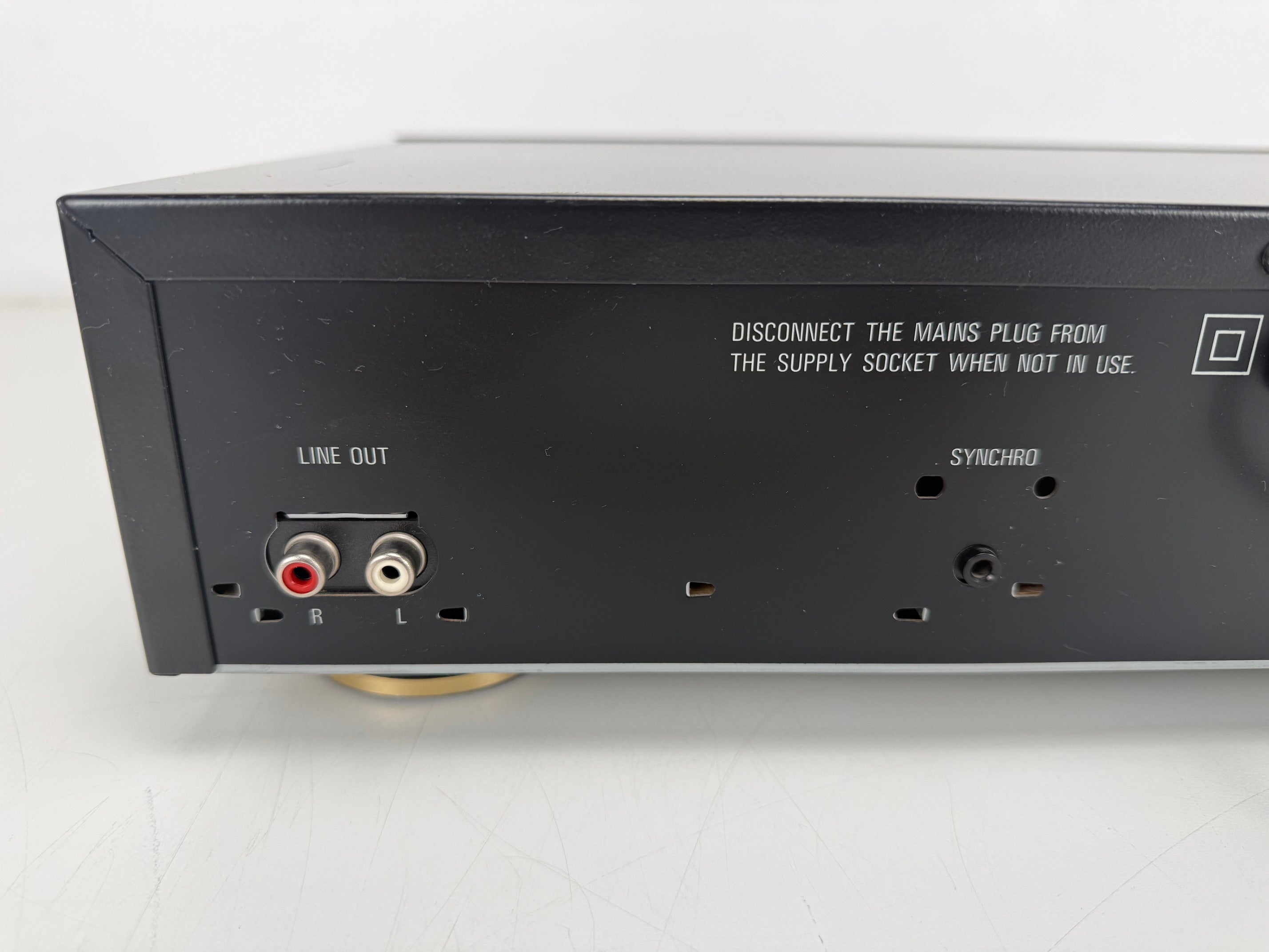 Denon DCD - 590 PCM Audio Technology / Compact Disc Player