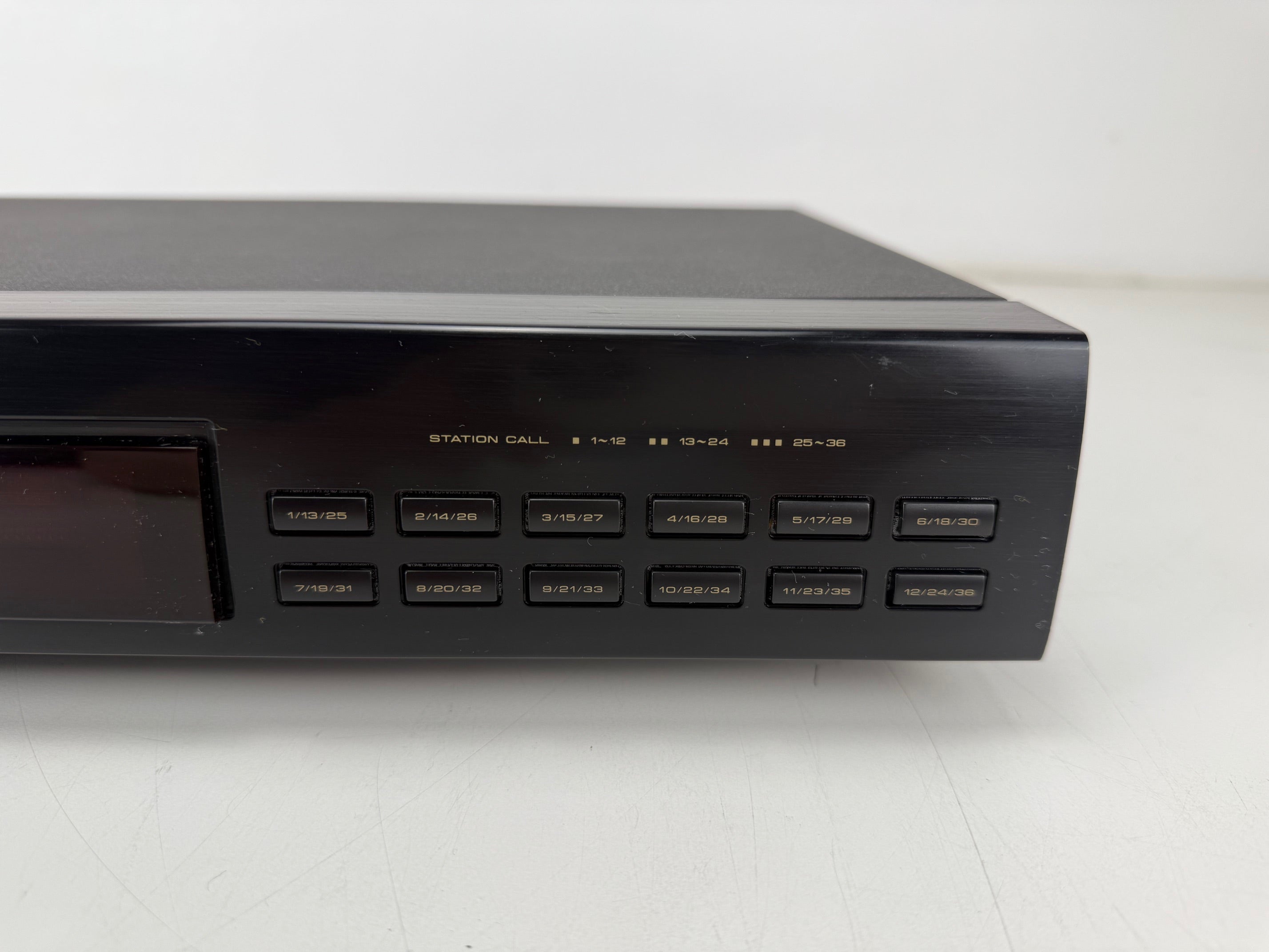 Pioneer F-104 FM/AM digitale synthesizer-tuner met handleiding