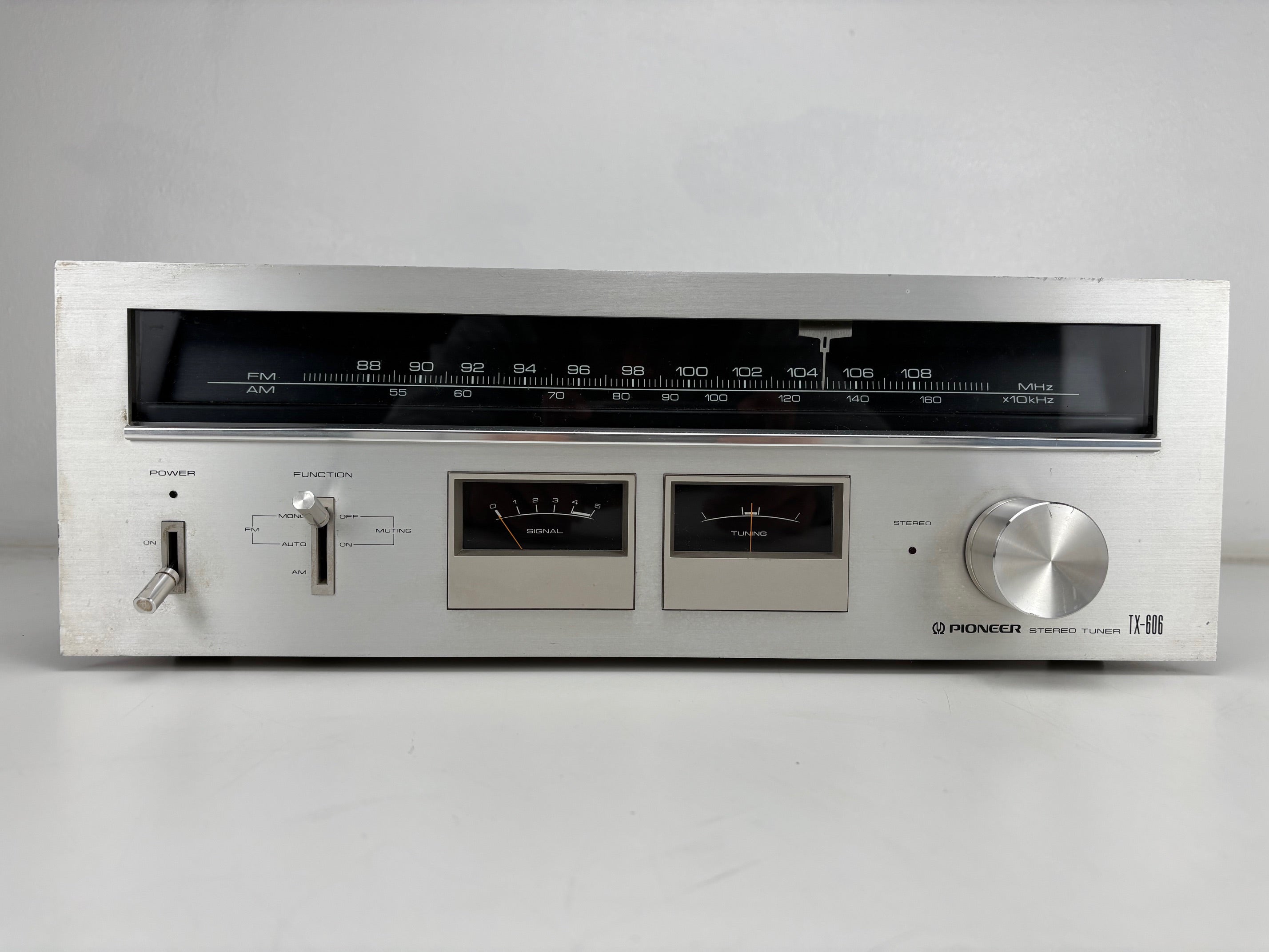 Pioneer TX-606 stereo tuner