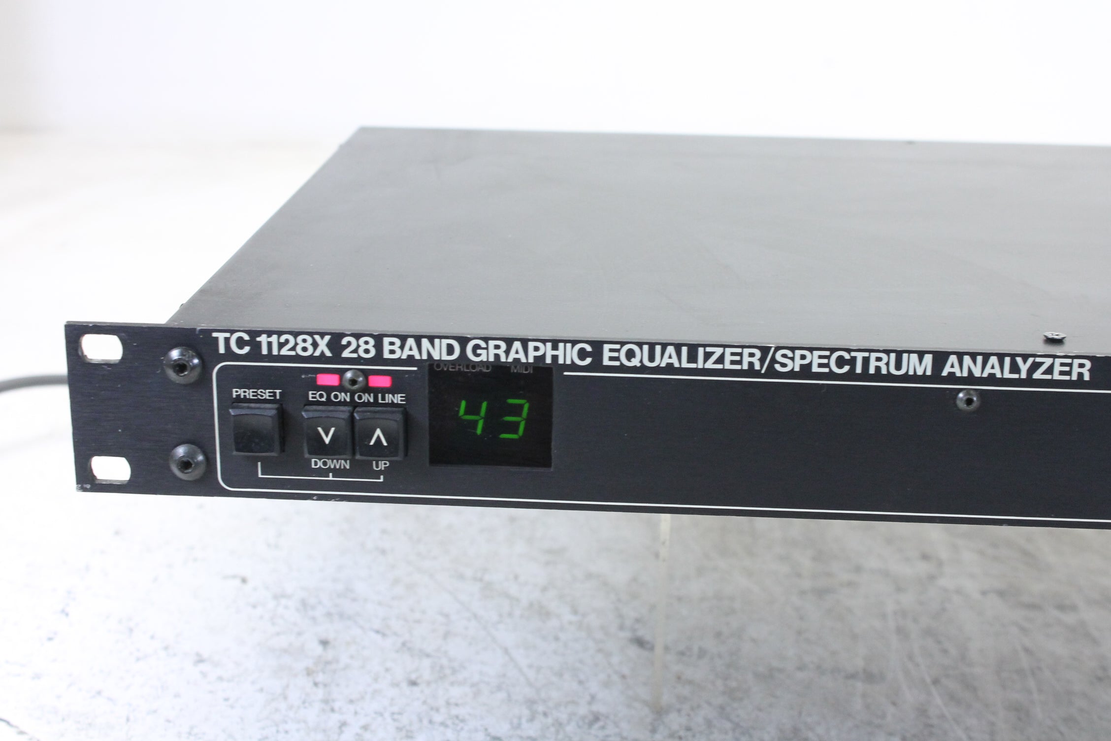 TC Electronic TC 1128X 28-bands grafische equalizer/spectrumanalysator (nr. 4)