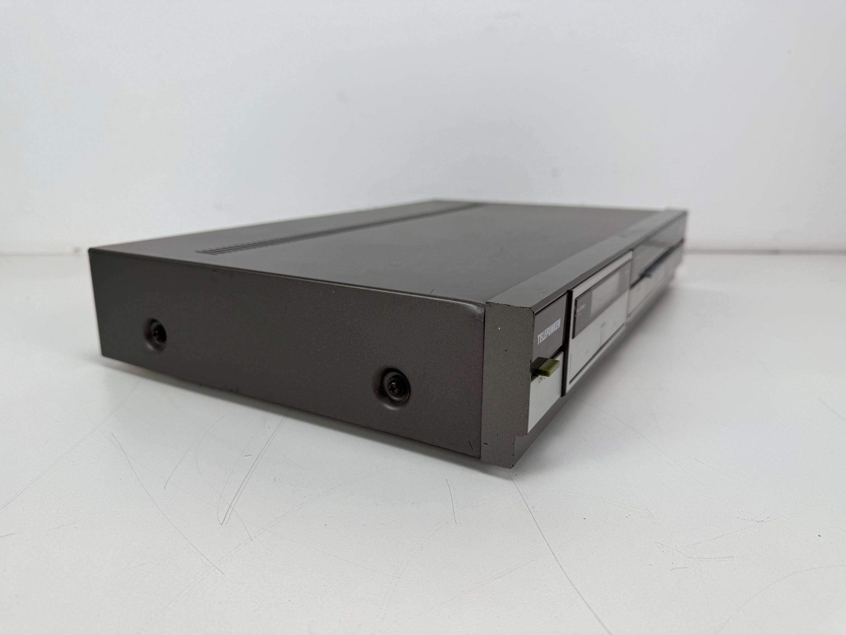 Telefunken HT1800 FM/AM Synthesizer Tuner