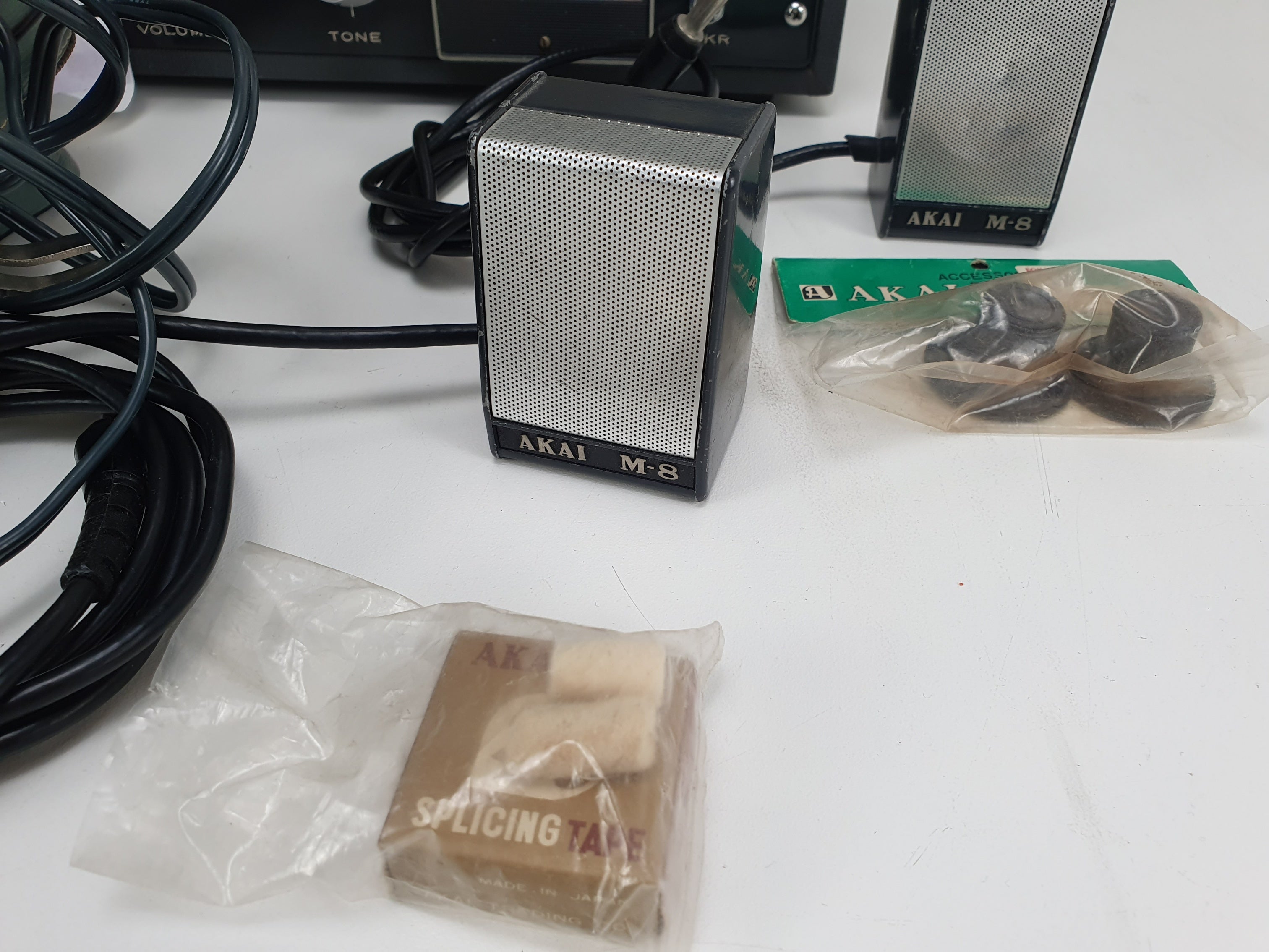 Akai M8 Stereo buizenbandrecorder - met microfoons, aandrukrol en demagnetiseerder
