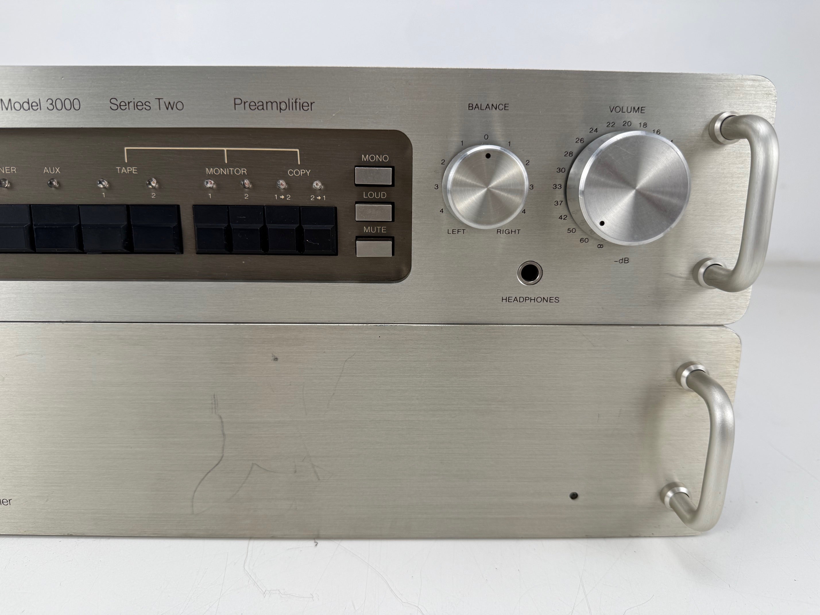 Phase Linear Series Two Model 3000 voorversterker / Model 300 eindversterker