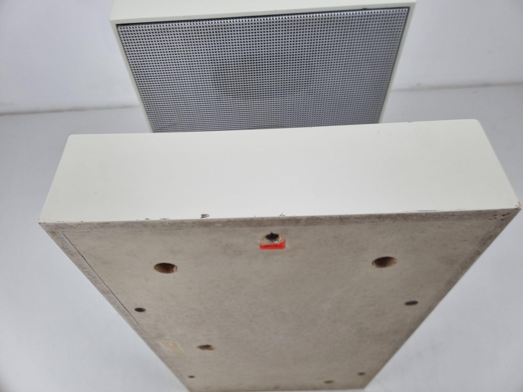BRUNS IREL FB-1P - HI-FI-box - Heeft een tweepolige DIN-aansluiting