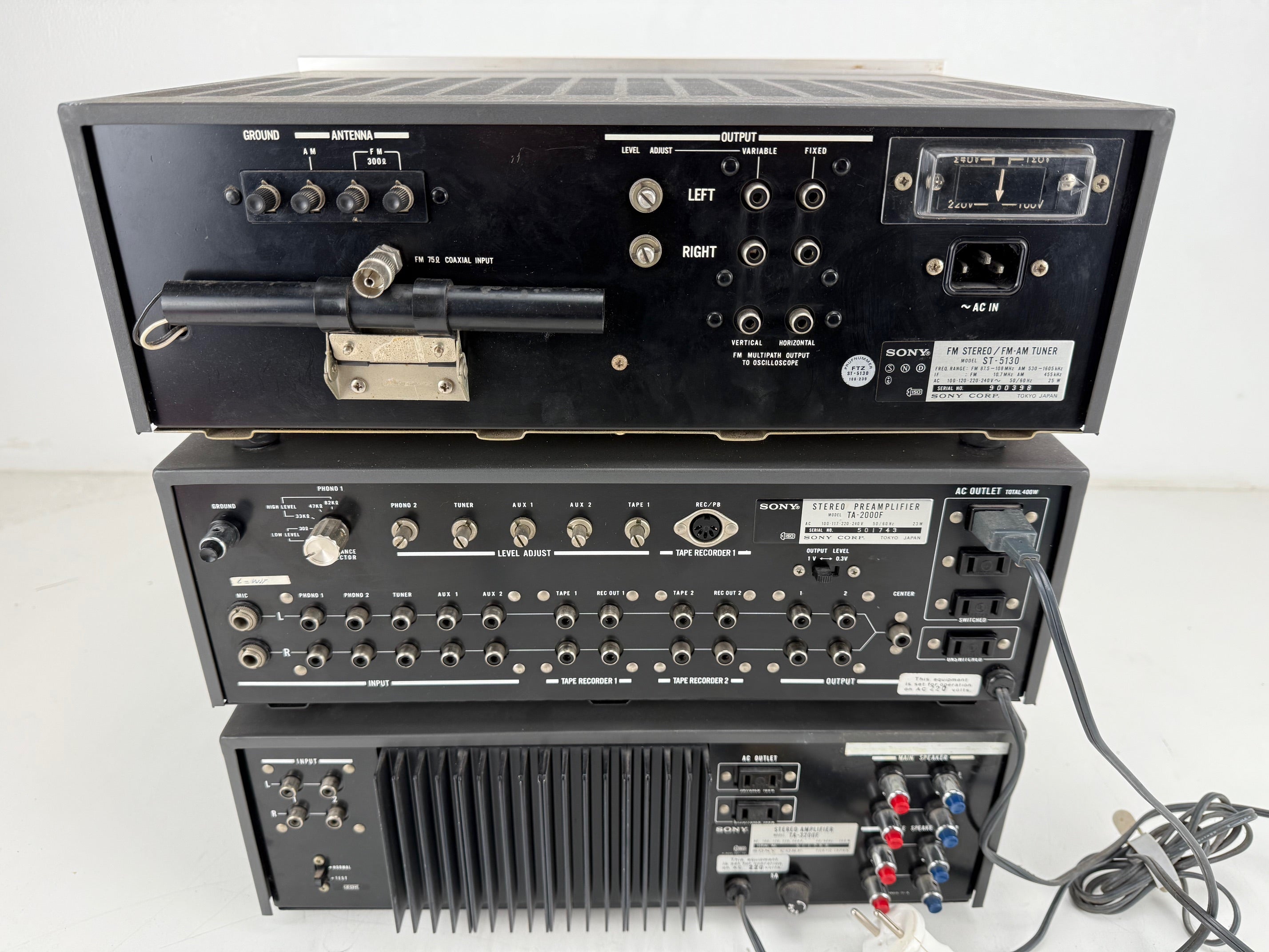 Sony ST-5130 tuner / TA-2000F voorversterker / TA-3200F stereo-versterker set