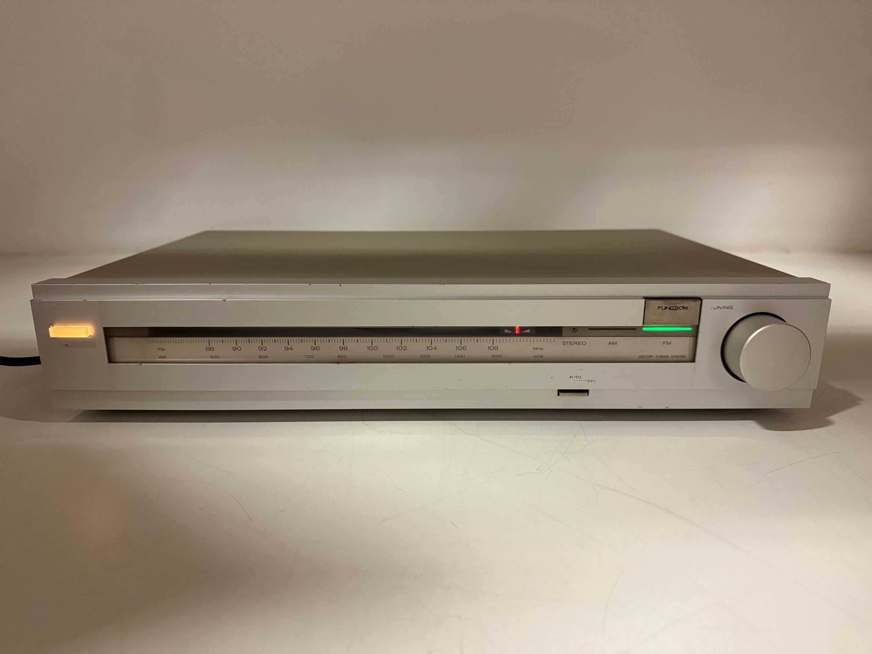 Hitachi FT-3400 Stereo Tuner - New Scale Lights