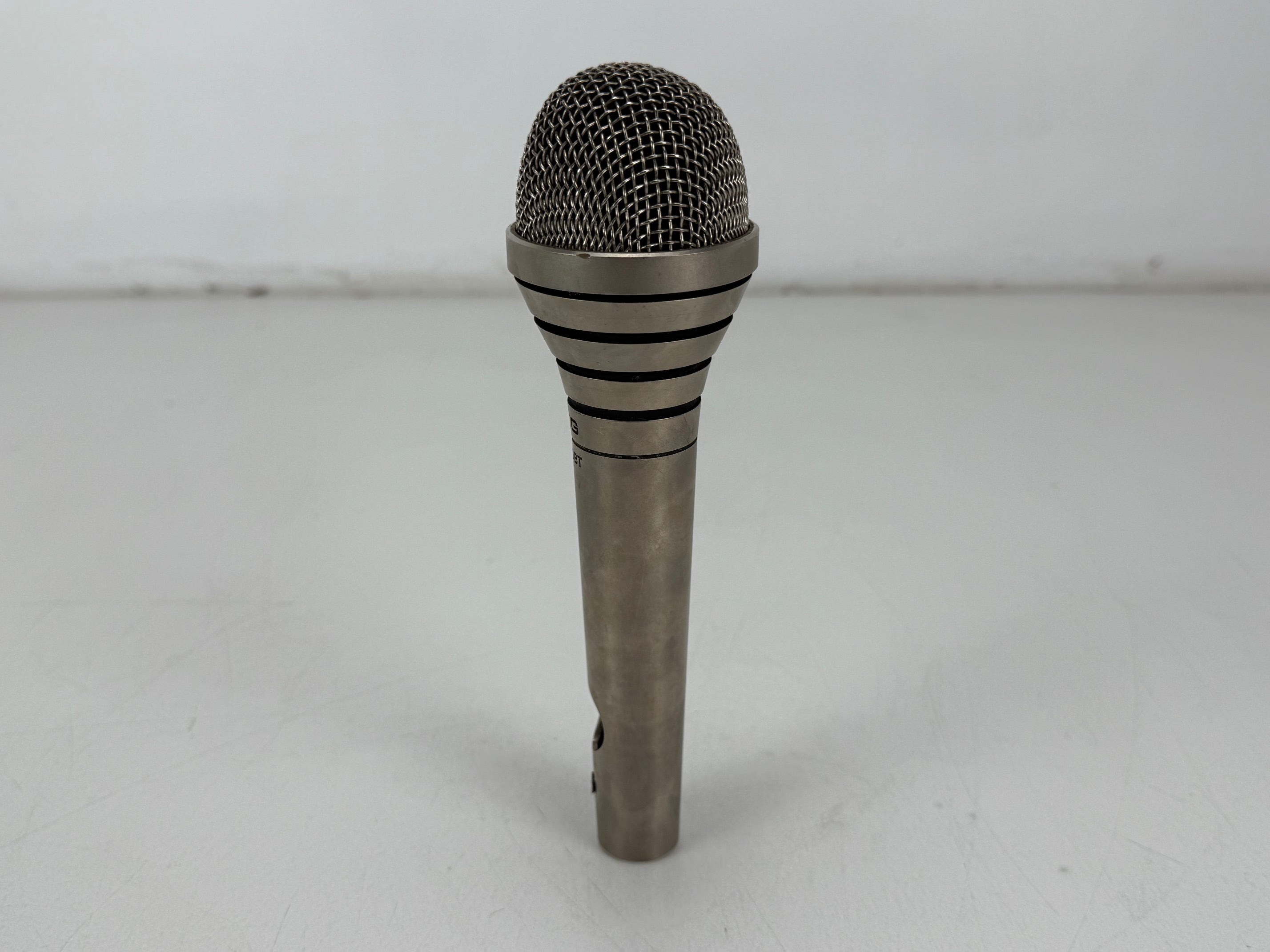 AKG D330BT Dynamic Hyper-cardioid Microphone With Case