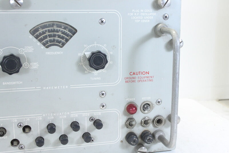 Lewyt Manufacturing Corporation US Army Signal Generator TS-452C/U