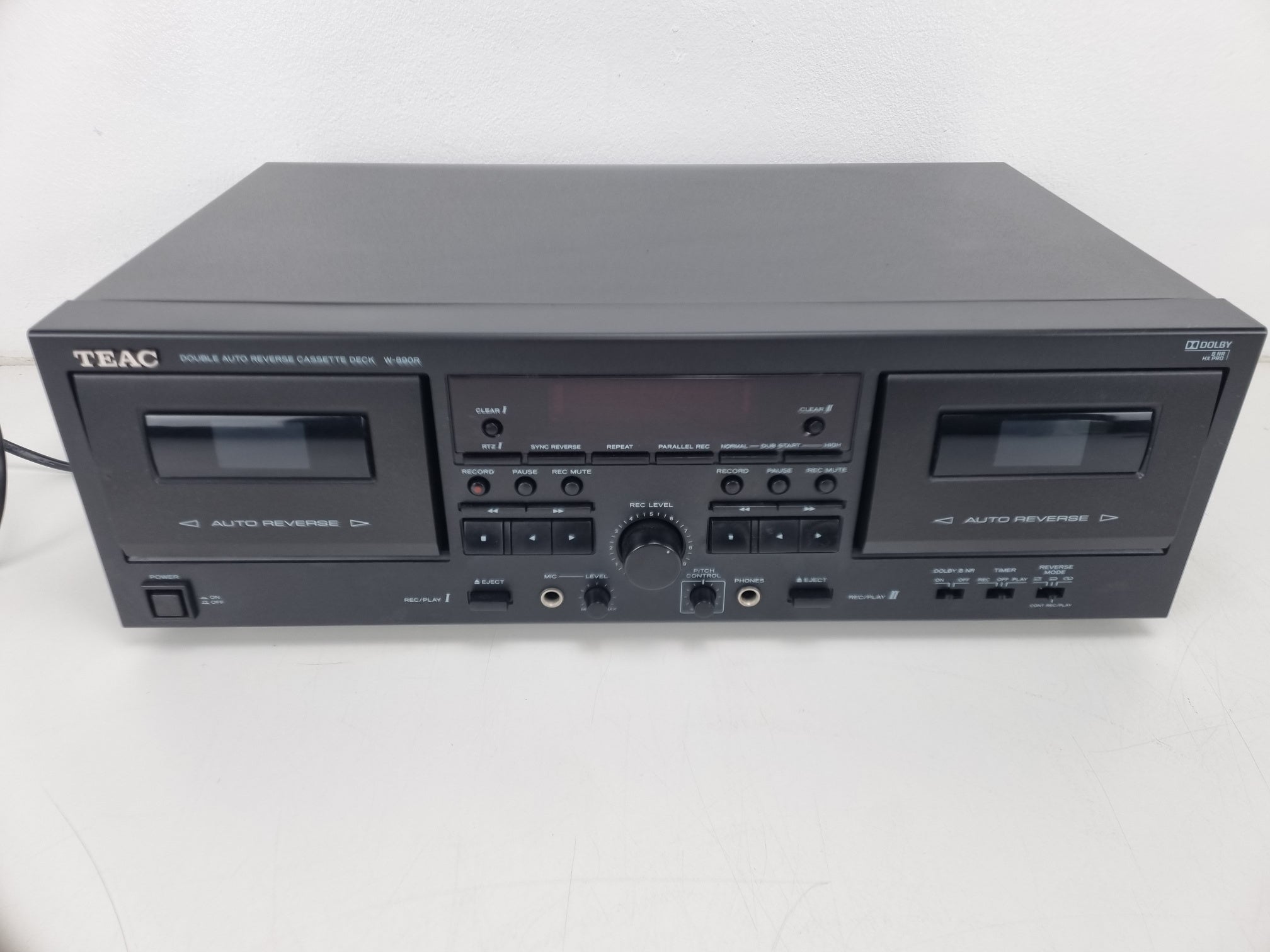 TEAC W-890R Dubbele cassettedeck met automatische omkeerfunctie