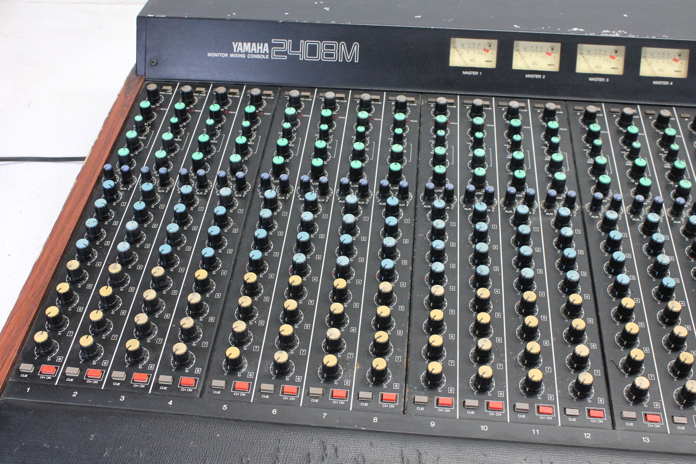 Yamaha 2408M 24 channel monitor mixing console