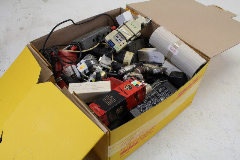 Miscellaneous Mystery various electronics box Big (No.4)
