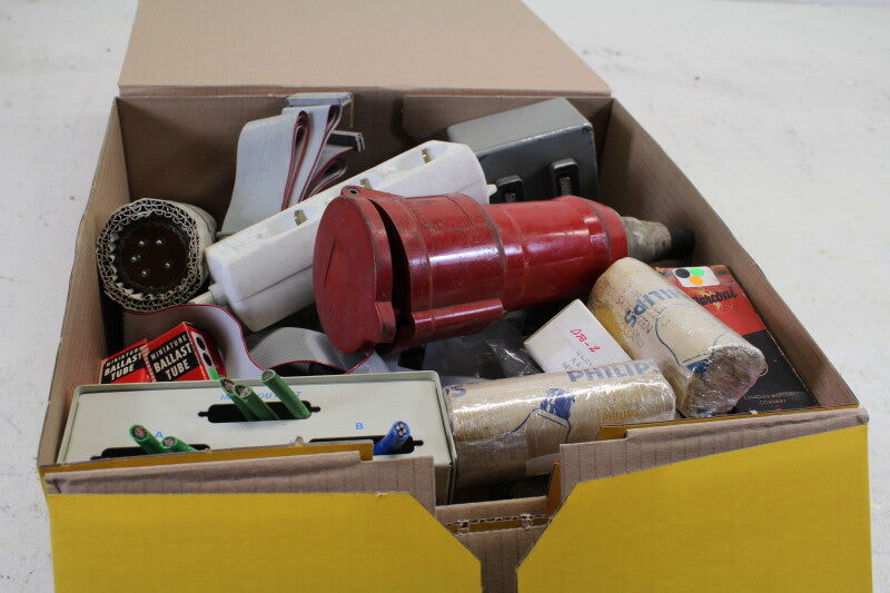Miscellaneous Mystery various electronics box Big (No.5)