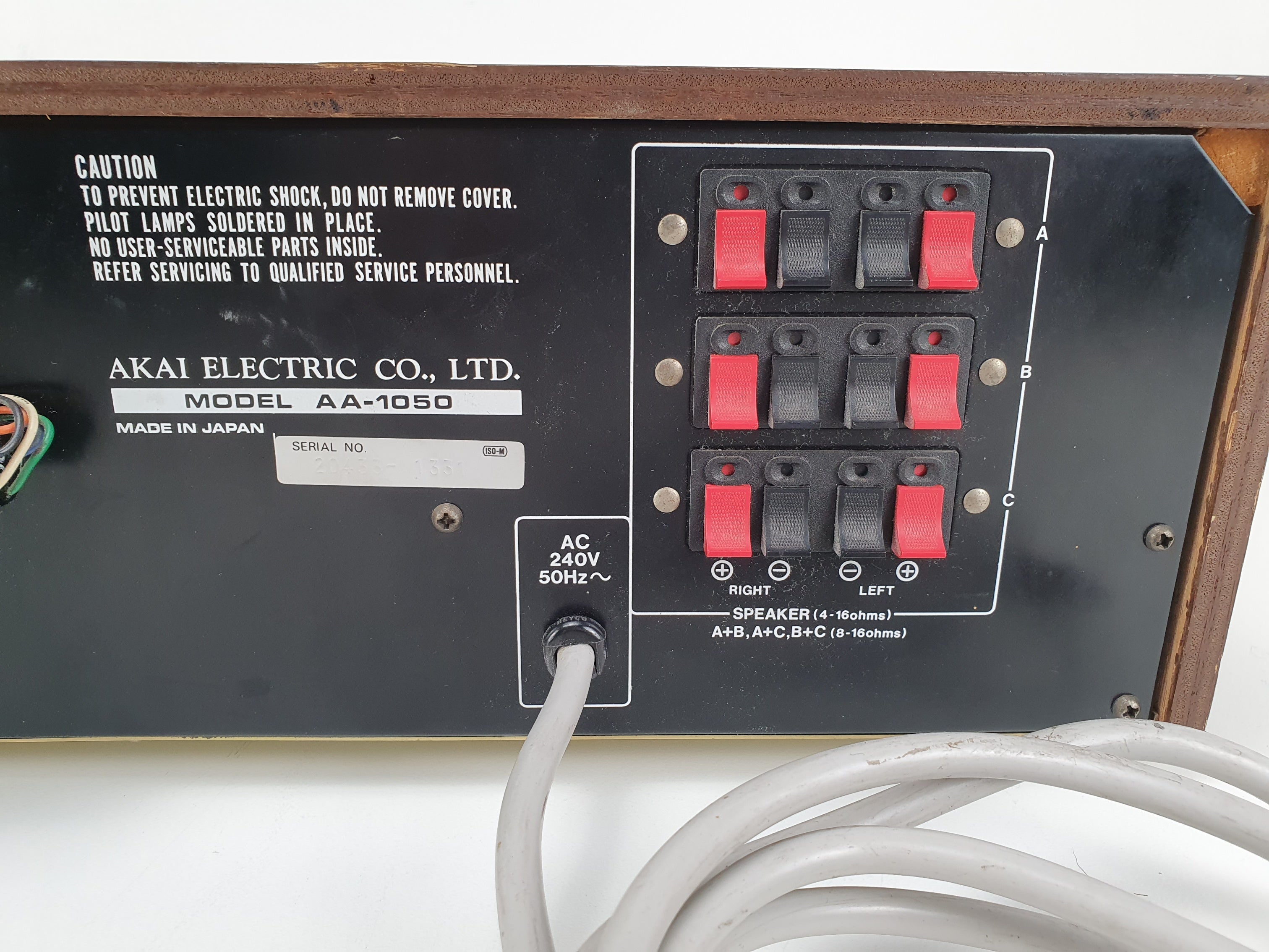 Akai AA-1050 Stereo receiver - 35w 4-16Ohm - Fully working