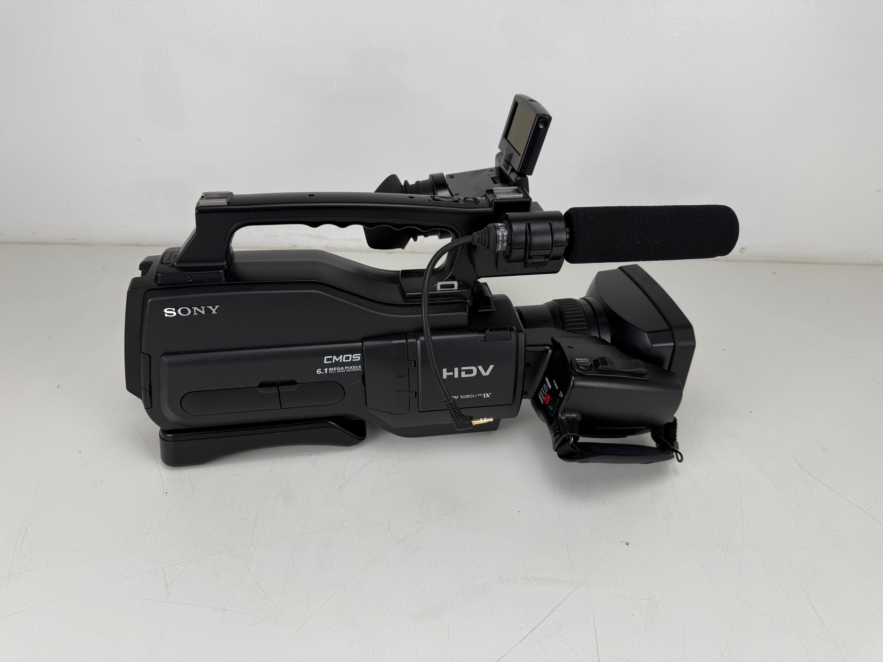 Sony HVR-HD1000U Camcorder 6.1 Megapixels Full Set - In bag