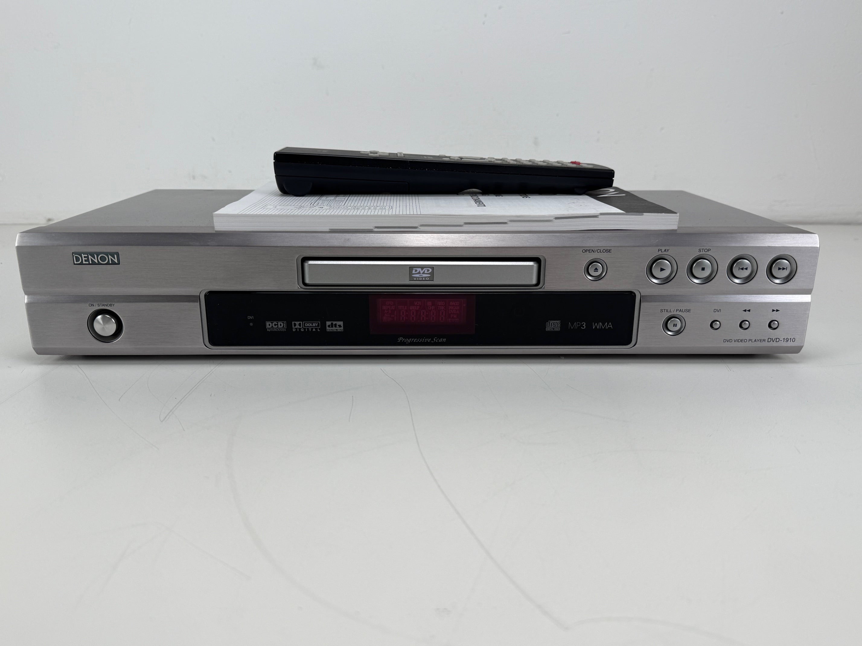Denon DVD-1910 dvd-videospeler met originele doos, afstandsbediening en handleiding.