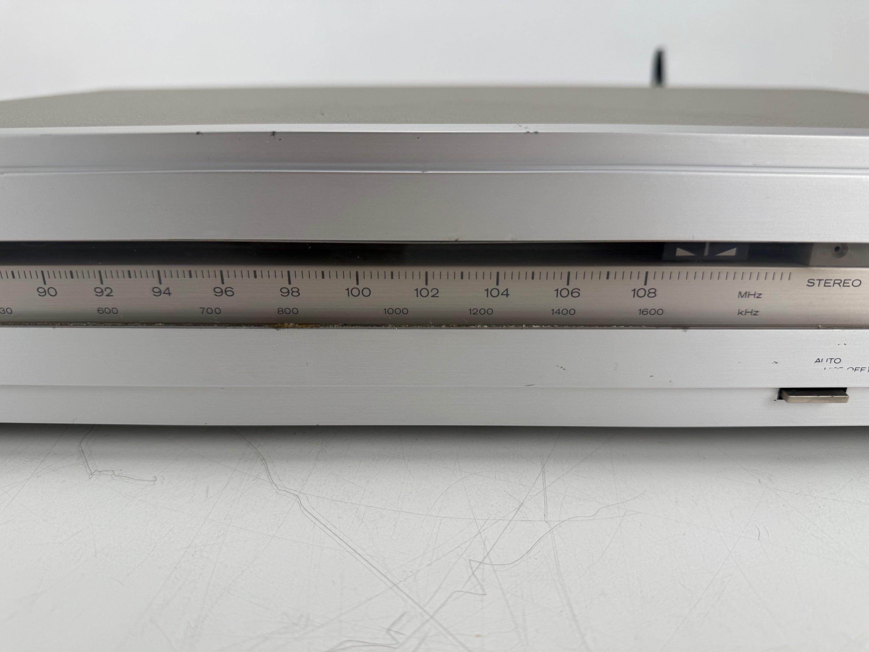 Hitachi FT-3400 Stereo Tuner - New Scale Lights