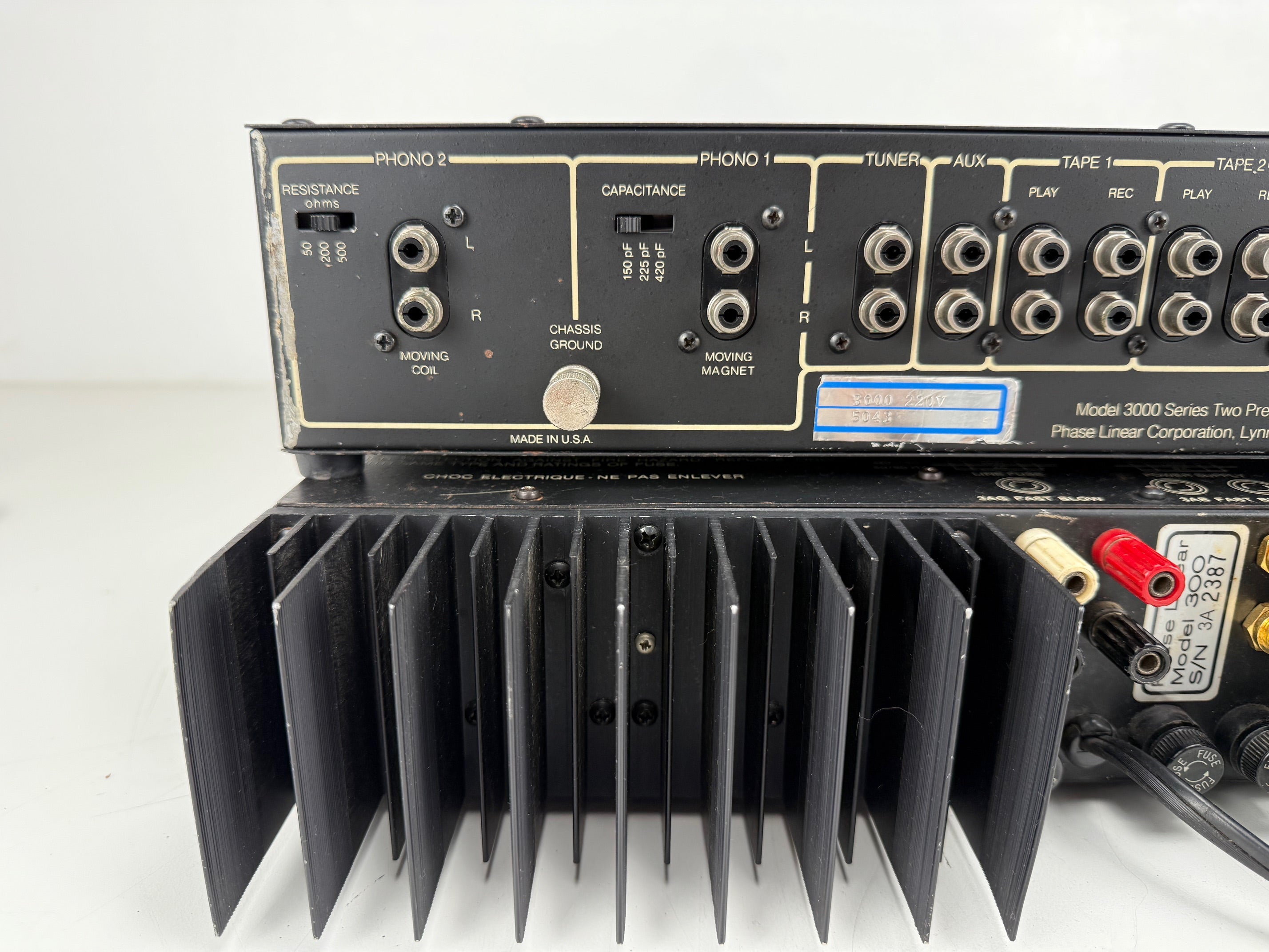 Phase Linear Series Two Model 3000 voorversterker / Model 300 eindversterker