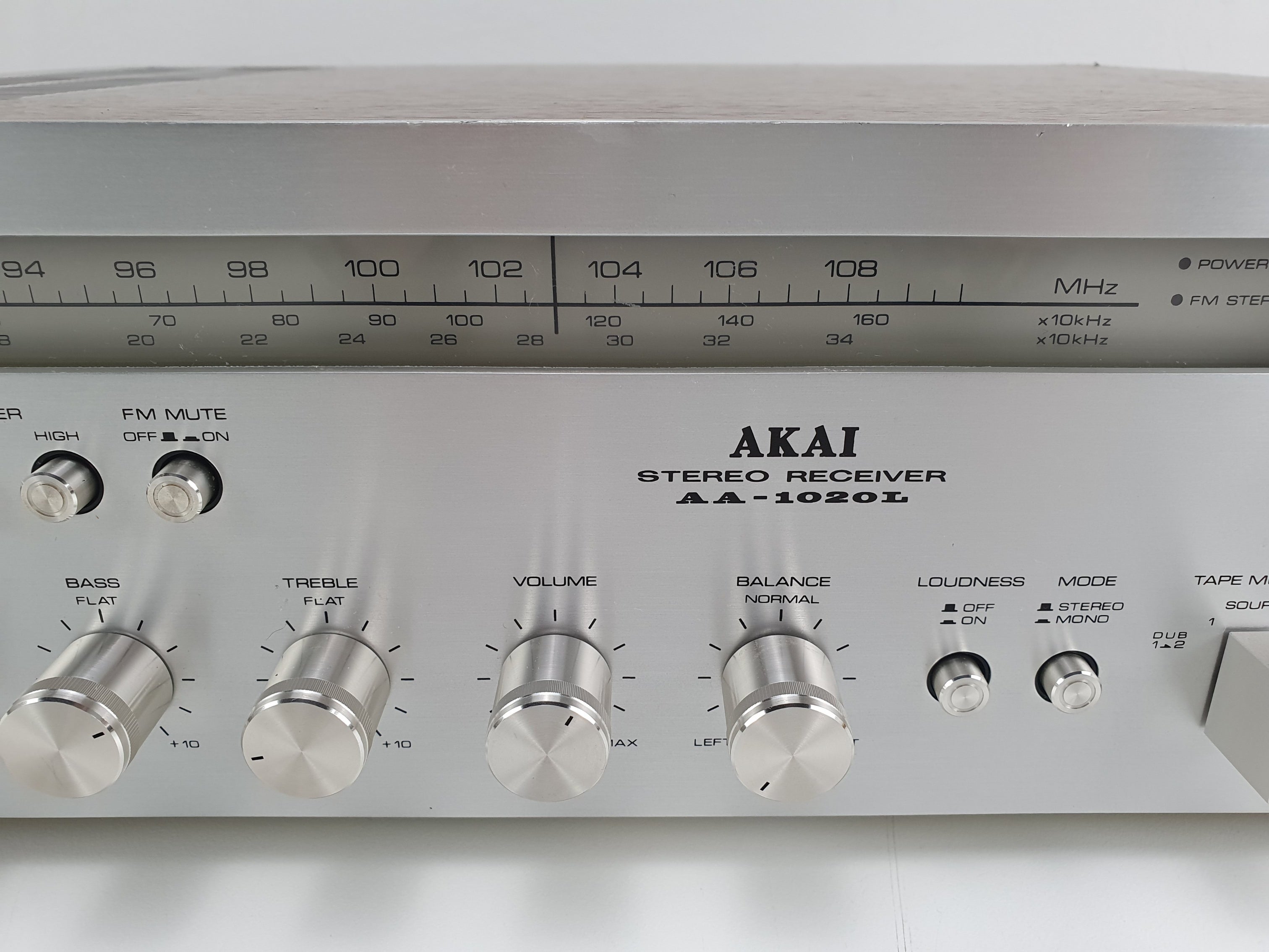 Akai AA-1020L nice looking Stereo Receiver - Fully serviced