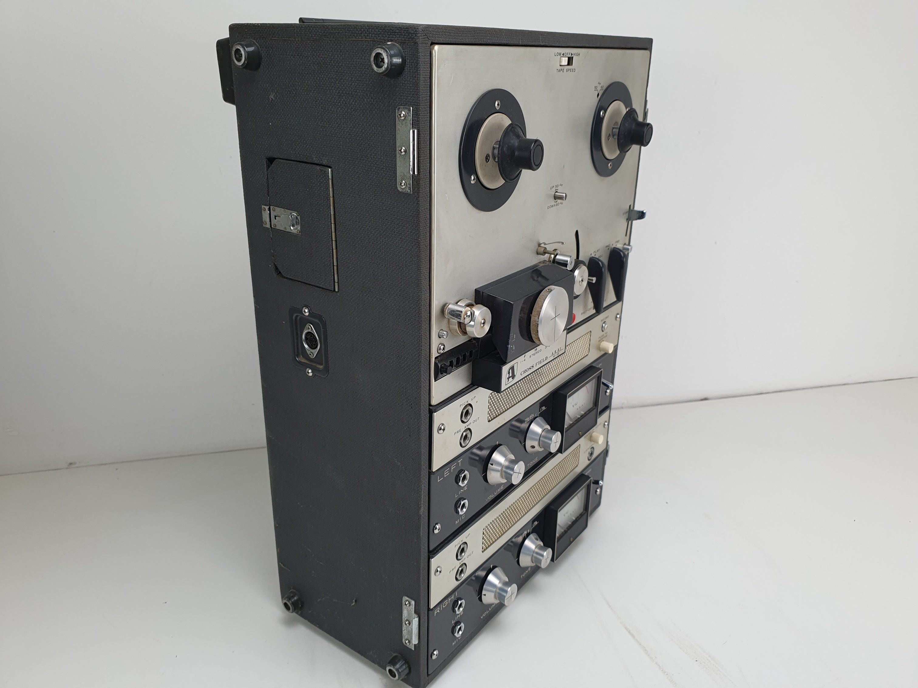 Akai M8 Stereo buizenbandrecorder - met microfoons, aandrukrol en demagnetiseerder