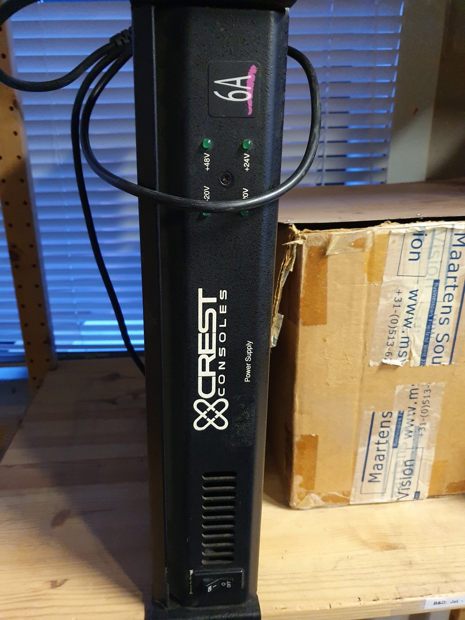 Crest Audio live/studio mengpaneel - 32-8-2 - Inclusief voeding en flightcase - Wordt verkocht zoals het is
