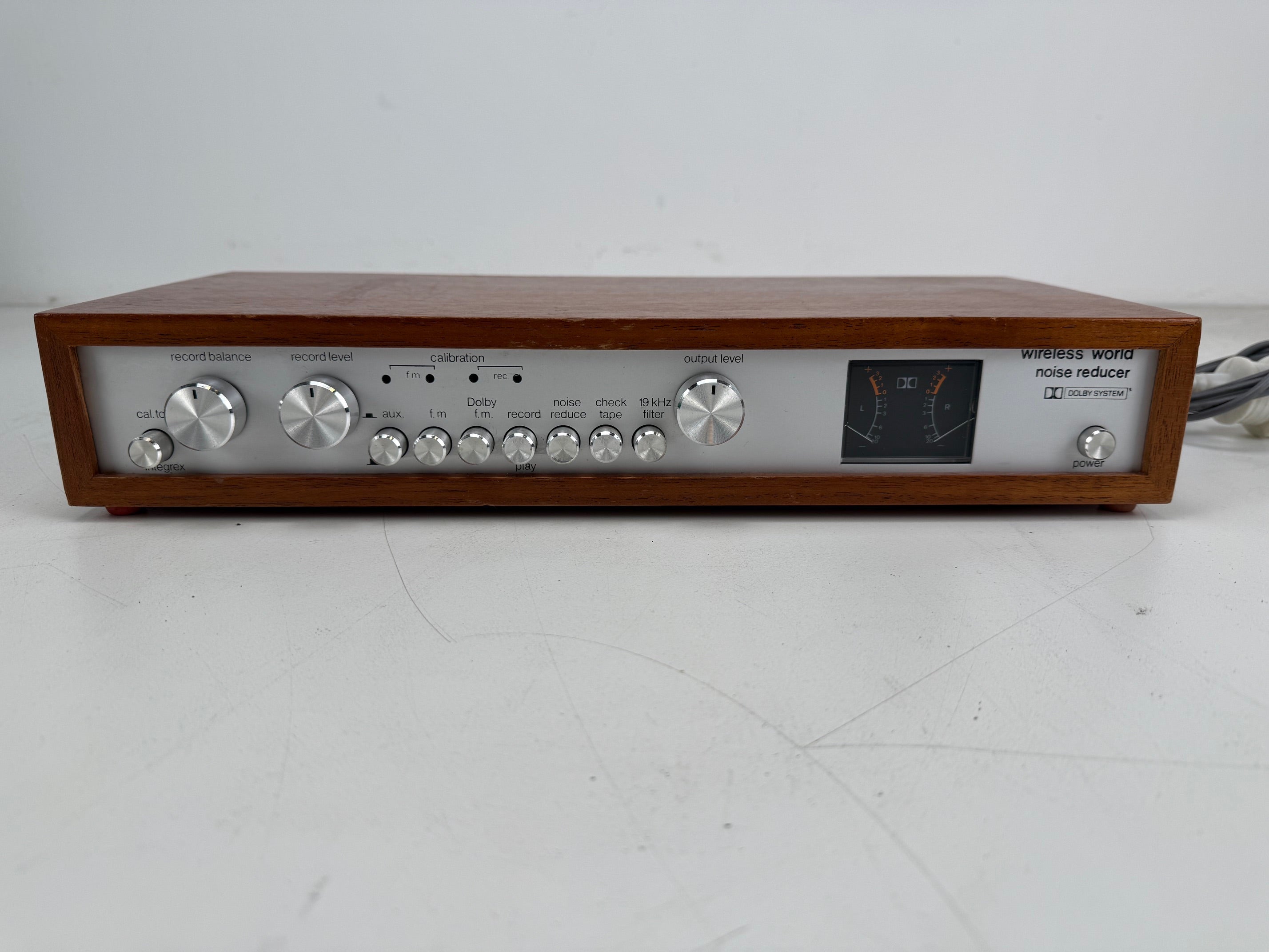 Dolby Wireless World Noise Reducer - With manual