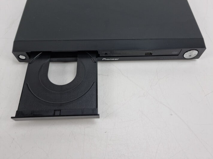 Pioneer DV-120 DVD Player - With remote control
