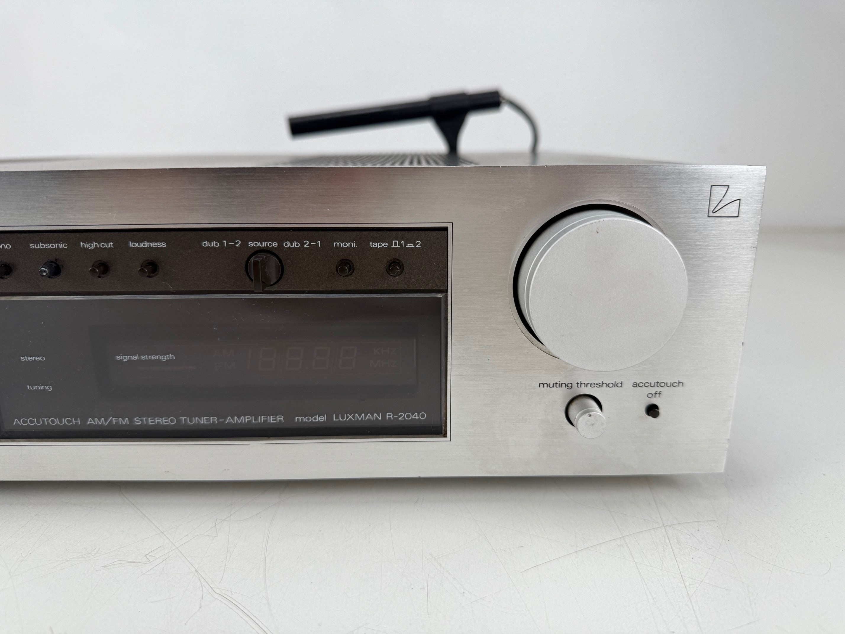 Luxman R-2040 Stereo receiver