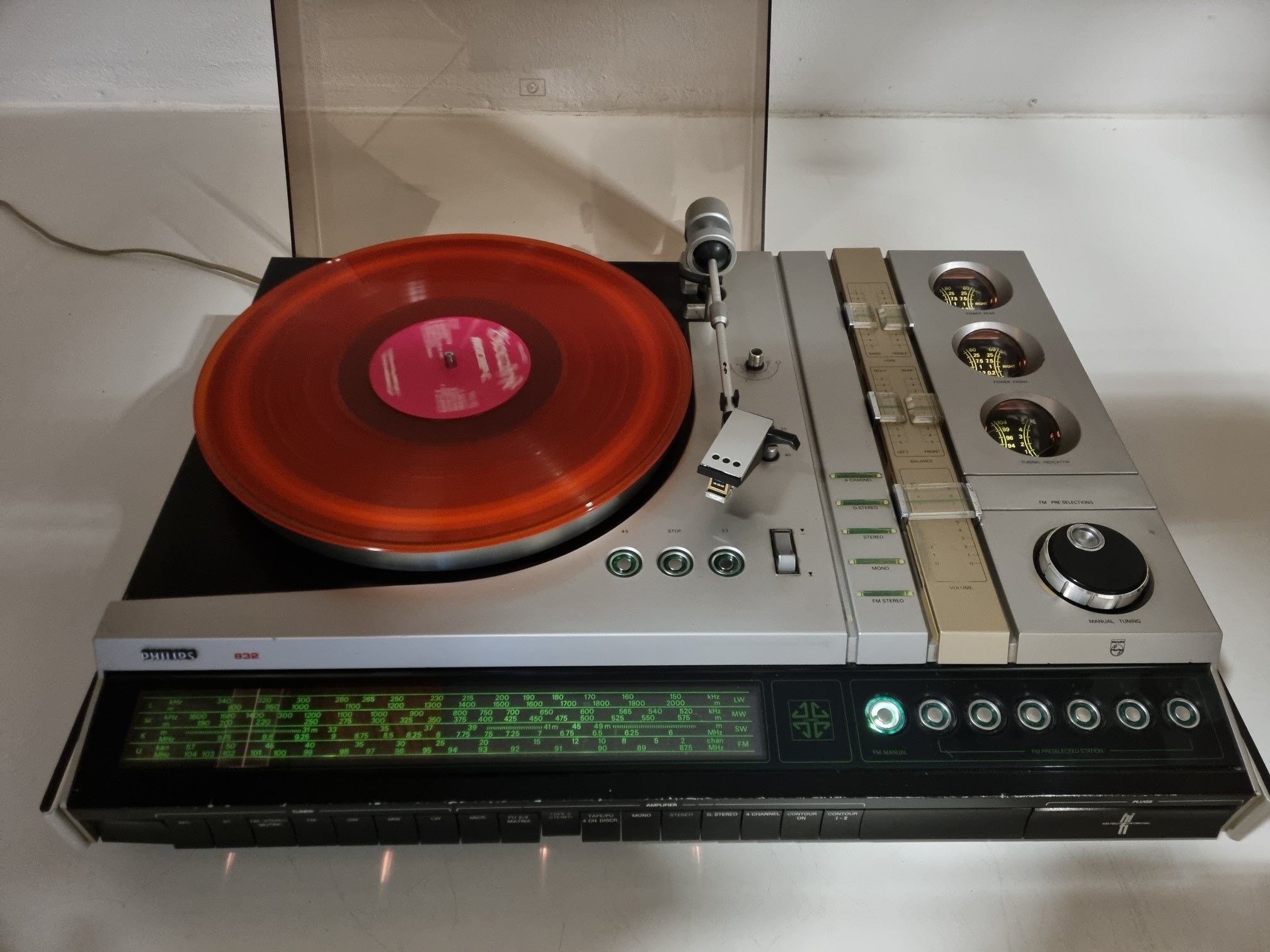 Philips RH 832 - VU meter repaird - New Ligths - 4x Philips 541 MFB speakers