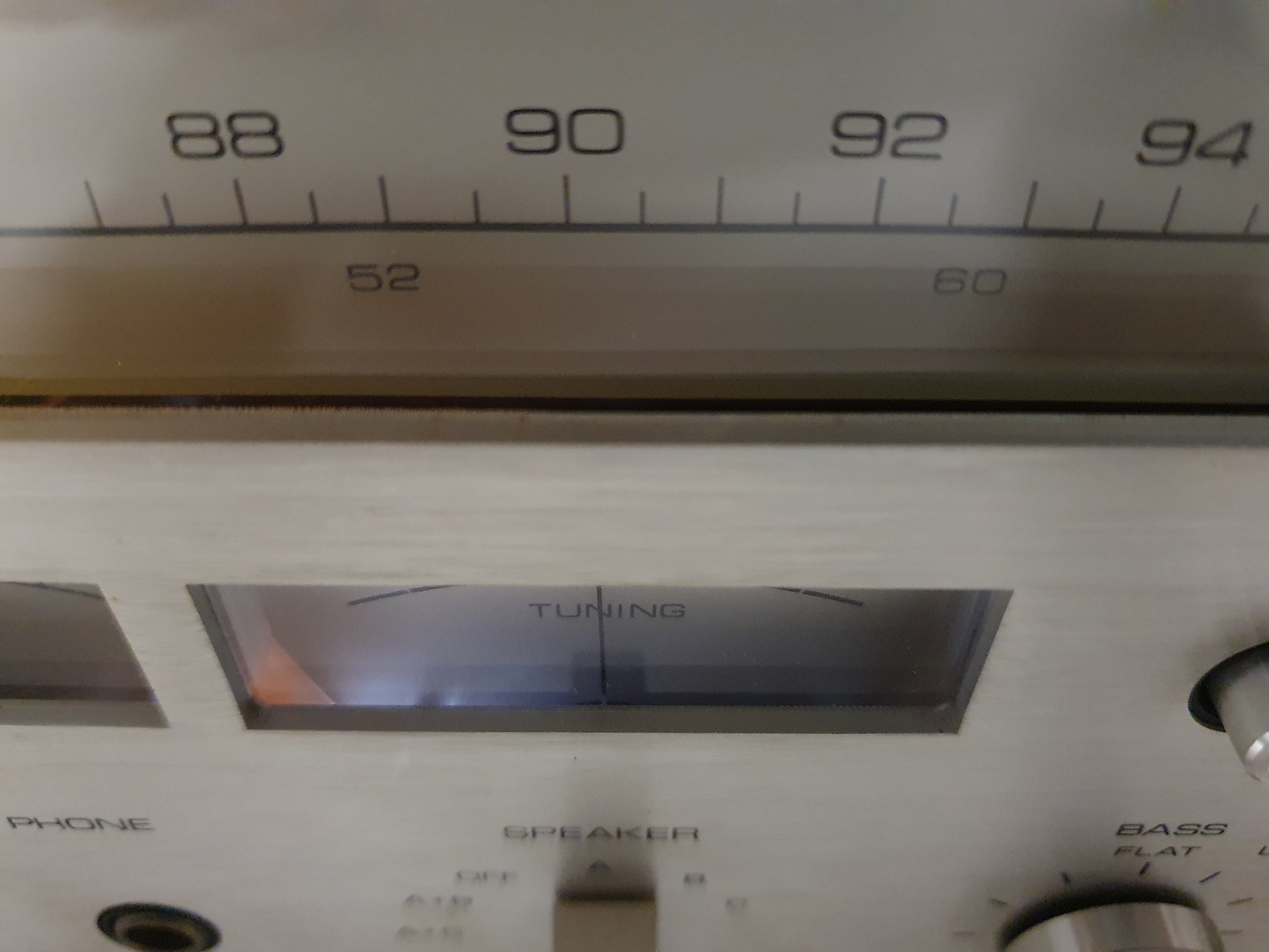 Akai AA-1050 Stereo receiver - 35w 4-16Ohm - Fully working