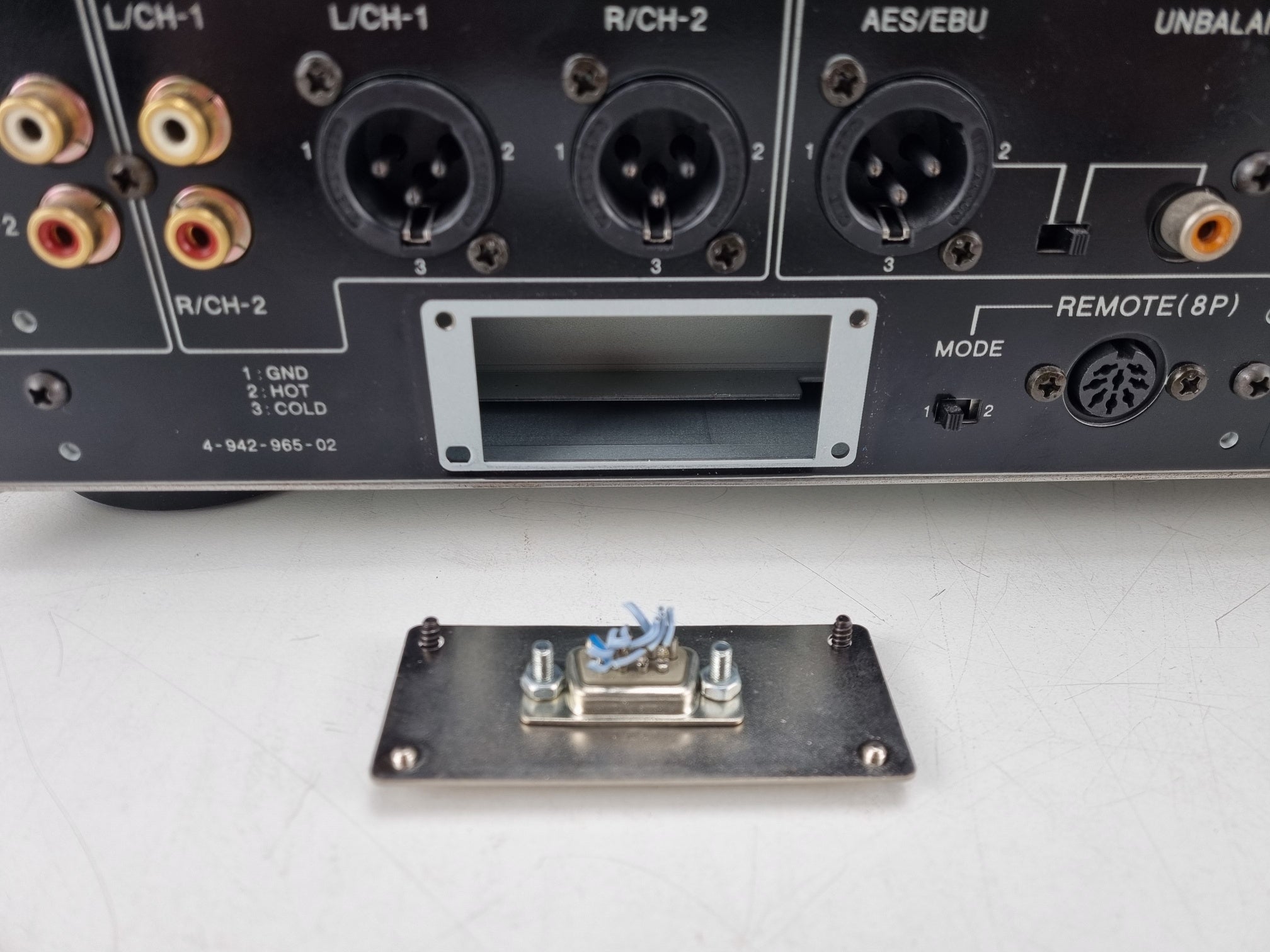 Sony CDP-2700 - Pro Compact Disc Player - XLR out - Very nice condition