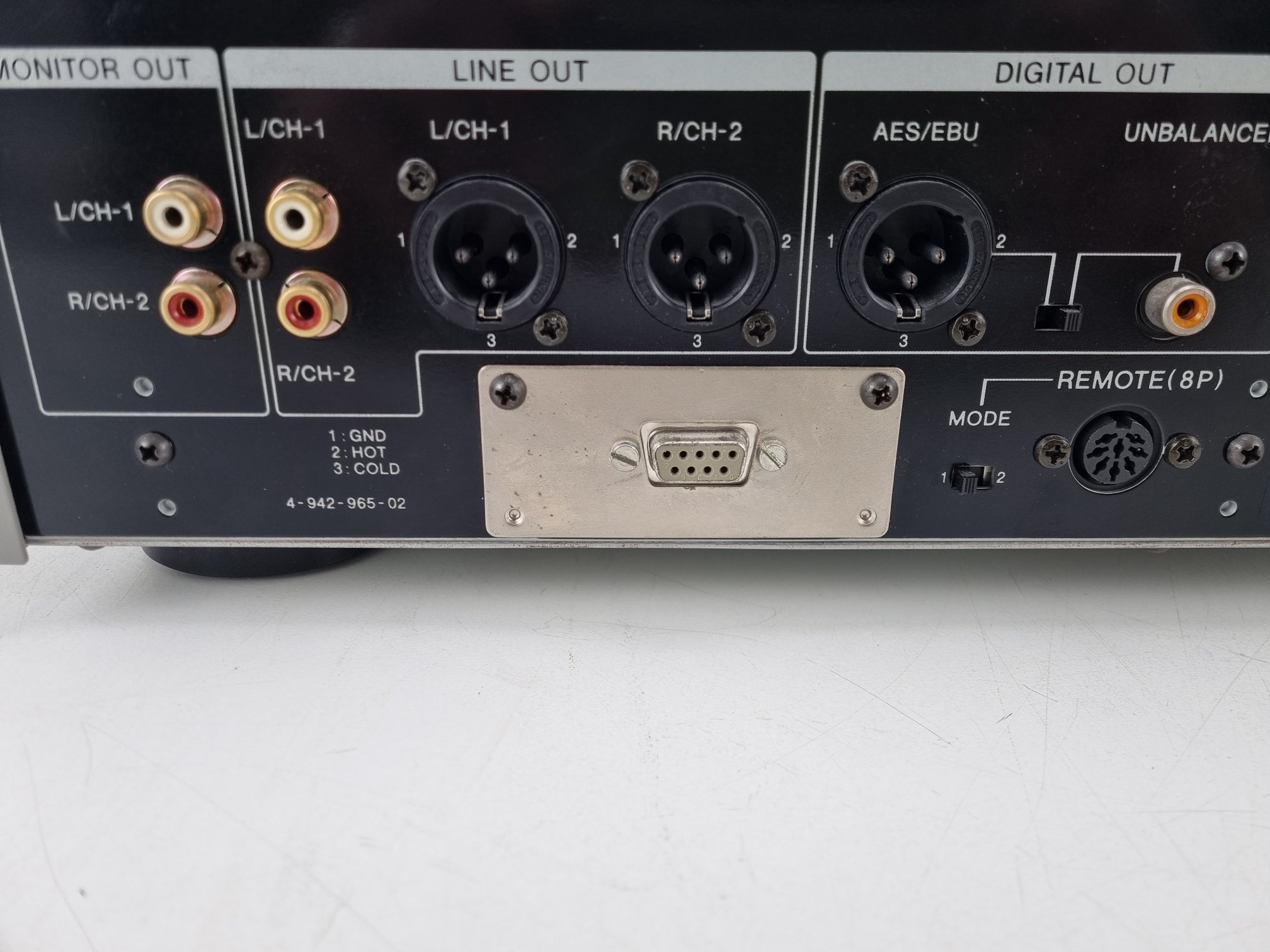 Sony CDP-2700 - Pro Compact Disc Player - XLR out - Very nice condition