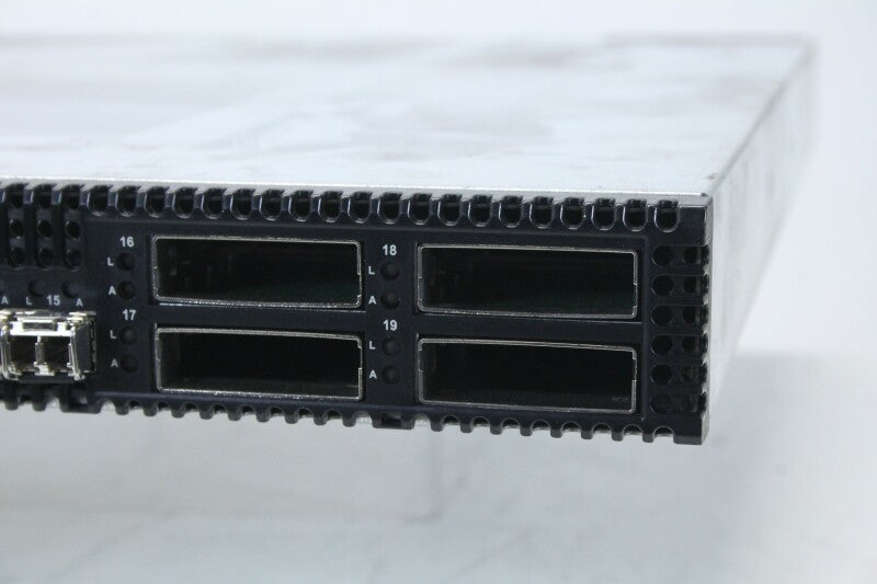 QLogic SANbox 5200 - 16-Port, 4Gb Fiber Switch (No.1)